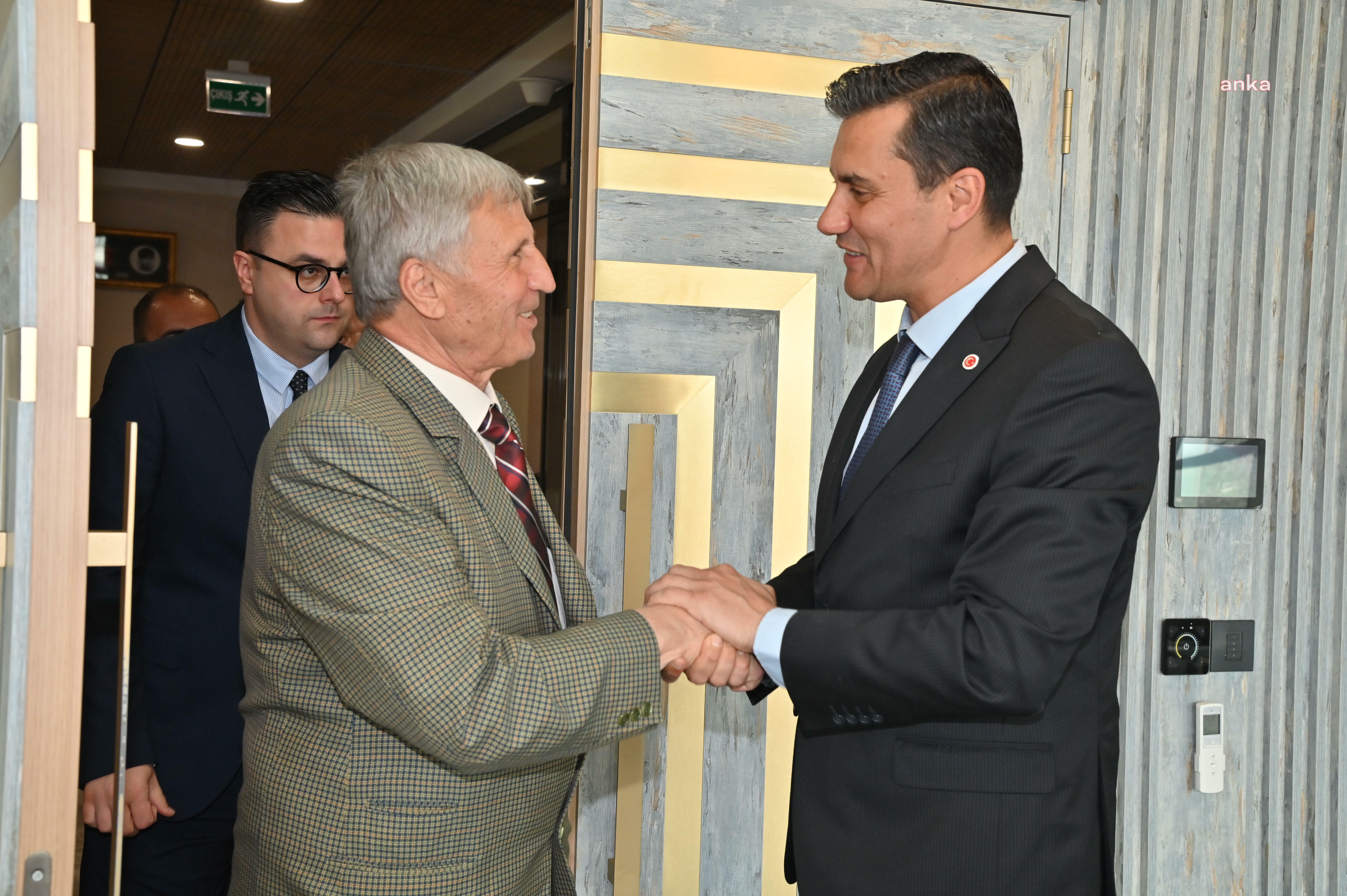 FERDİ ZEYREK: “HATA YAPAN BENSEM, BENİM DE YANLIŞLARIMI YAZIN”