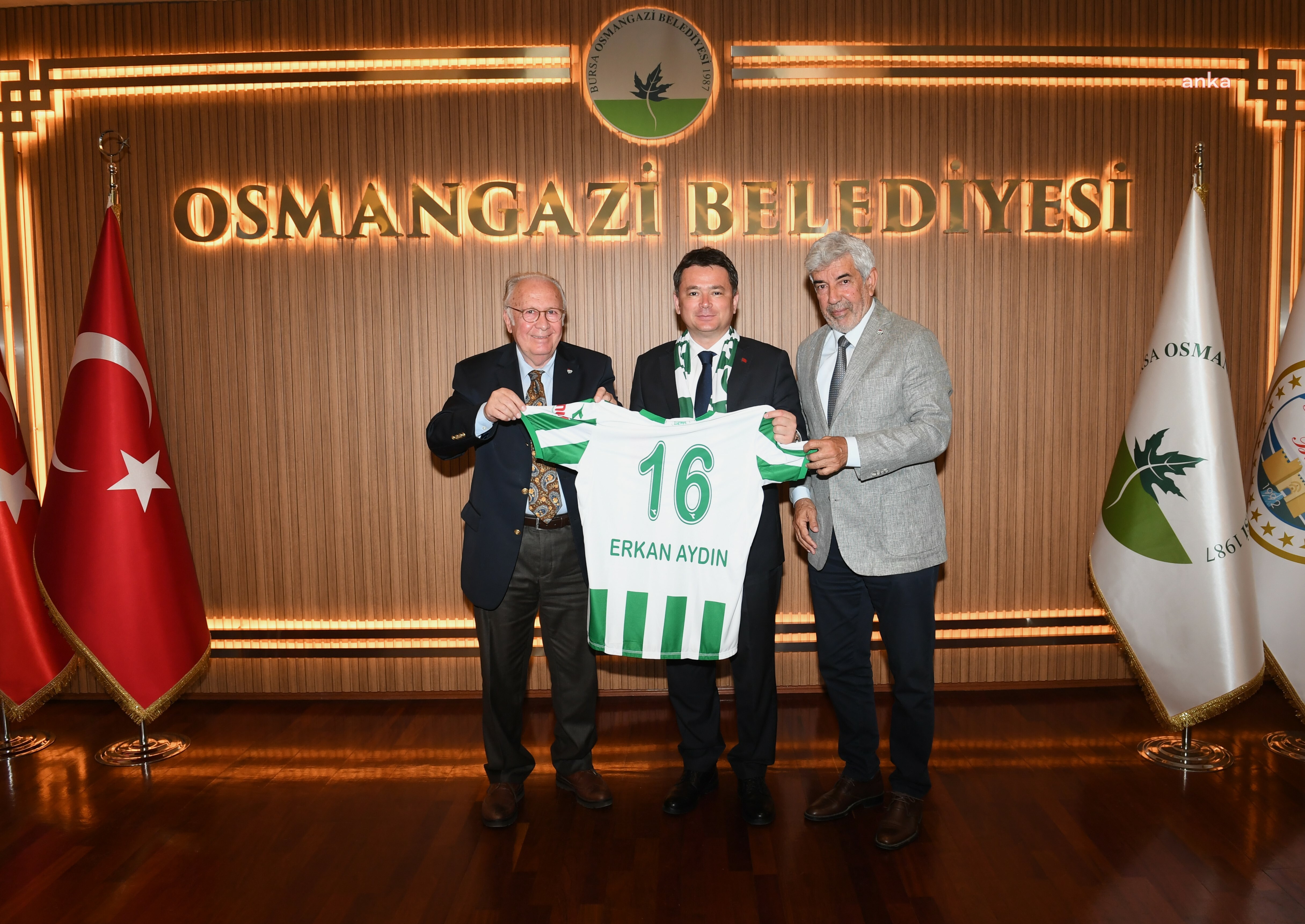 BURSASPOR YÖNETİMİNDEN OSMANGAZİ BELEDİYE BAŞKANI AYDIN’A ZİYARET