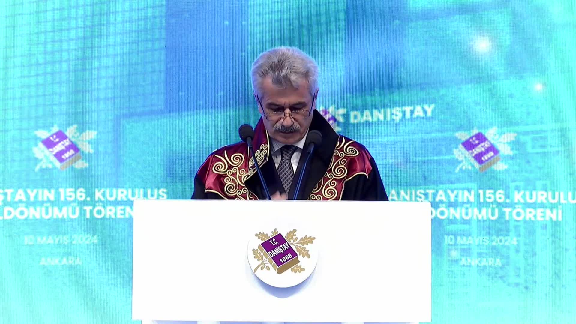 DANIŞTAY BAŞKANI ZEKİ YİĞİT: "GÜNDEMİMİZİ MEŞGUL EDEN TARTIŞMALAR, YENİ BİR ANAYASA İLE ÇÖZÜLEBİLİR, TBMM'NİN SİVİL ANAYASA YAPMASININ ÖNÜNDE ENGEL YOK"