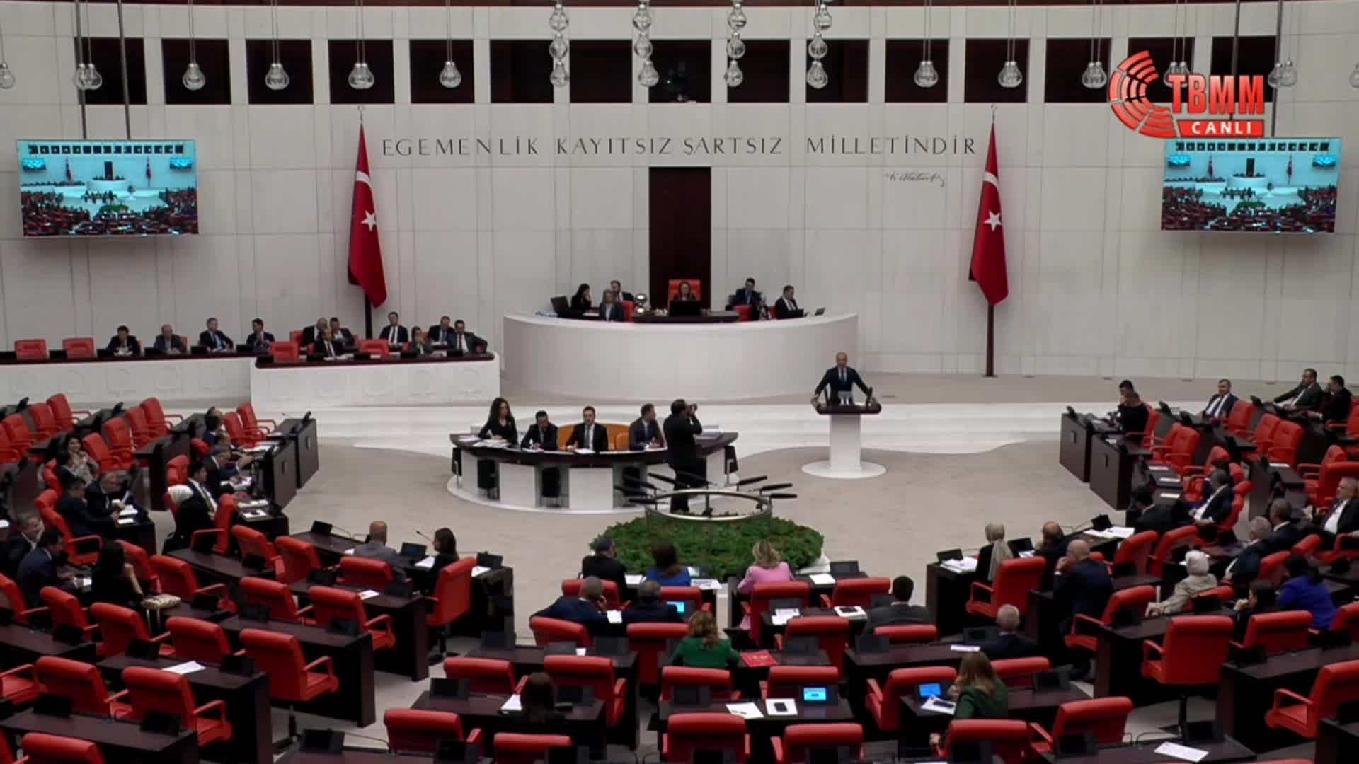 AŞKIN GENÇ: “DİN DERSİNE ‘CİHAT’ KAVRAMINI EKLEYEREK, ATATÜRK'ÜN ADINI VE CUMHURİYET KAVRAMLARINI AZALTARAK MI ÇOCUKLARIMIZA EĞİTİM VERİLECEK”