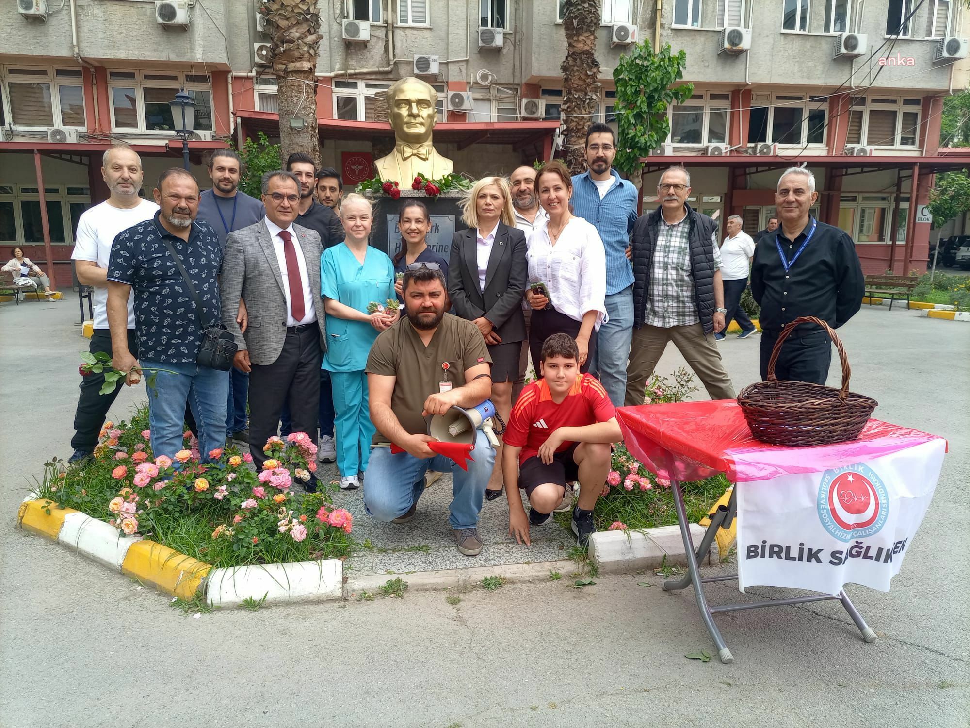 BİRLİK SAĞLIK SEN İZMİR ŞUBE BAŞKANI BERNA BORAN: “3 HEMŞİRENİN YAPACAĞI İŞİ 1 HEMŞİRE YAPMAKTADIR”