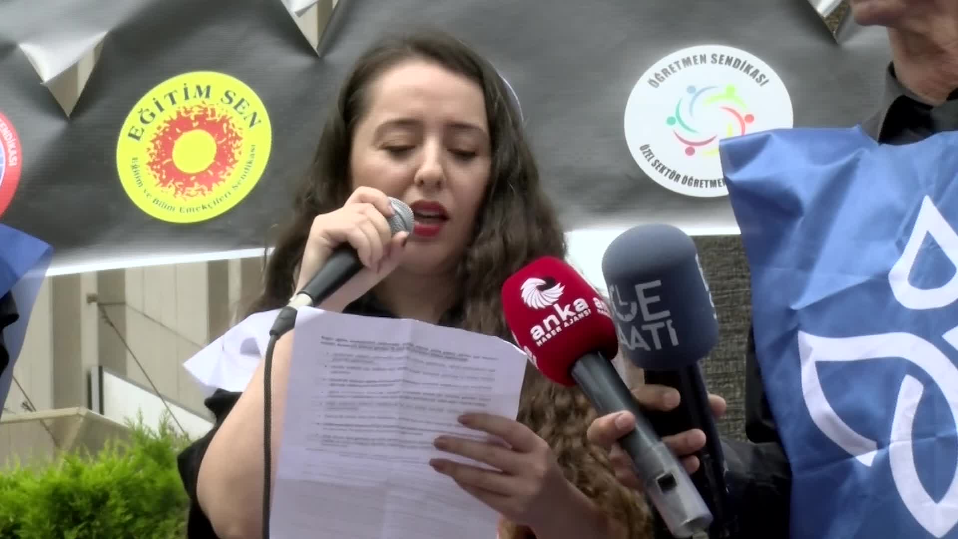 EĞİTİM SENDİKALARI İZMİR'DE BİR ARAYA GELDİ: “OKULLARDA ÖLMEK İSTEMİYORUZ”