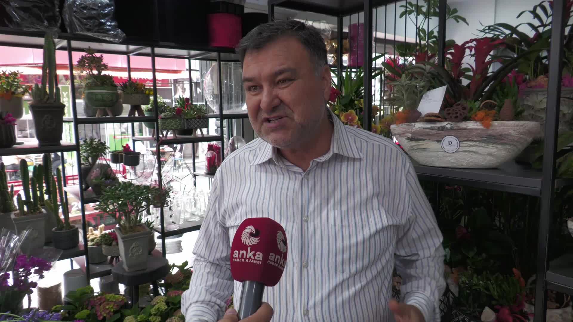 İZMİRLİ ÇİÇEKÇİLERİN UMUDU, ANNELER GÜNÜ... İZMİR ÇİÇEKÇİLER ODASI BAŞKANI KAZIM KIŞ: "EKONOMİK KOŞULLAR BİZLERİ ÇOK YORUYOR”