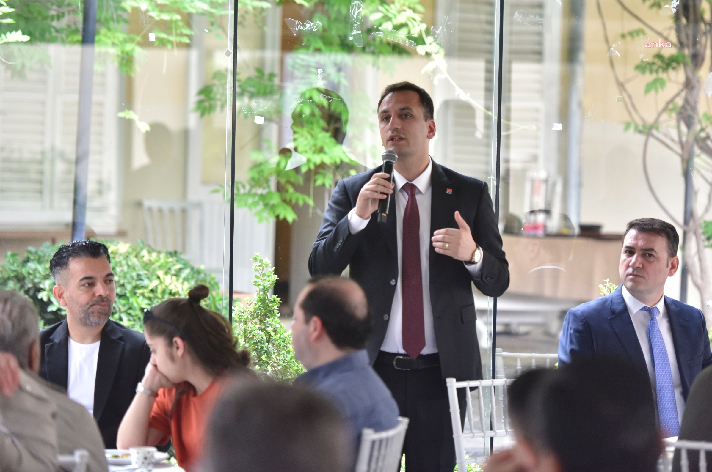 BORNOVA BELEDİYE BAŞKANI EŞKİ, ESNAF ODALARI TEMSİLCİLERİ İLE BULUŞTU