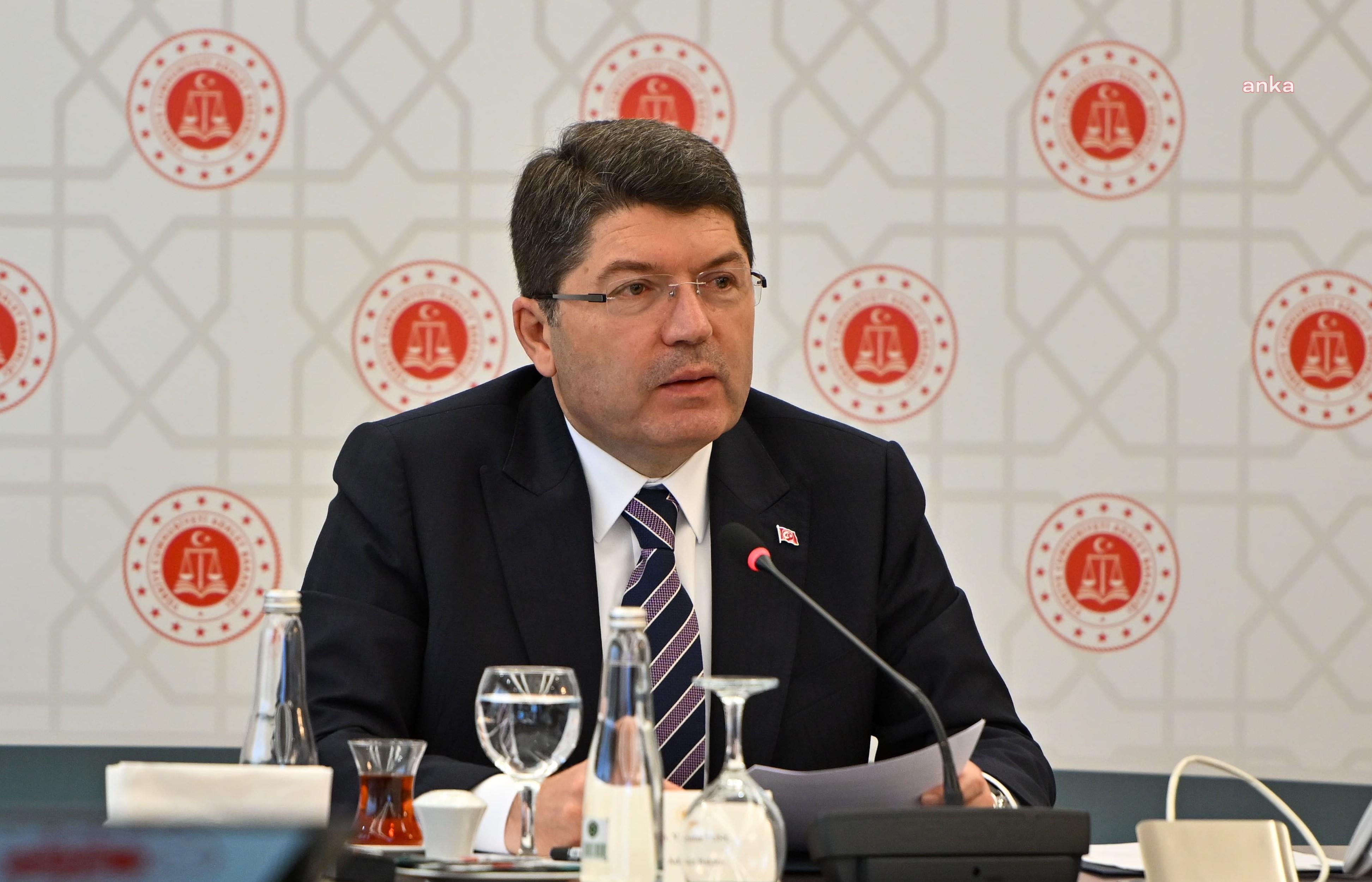 ADALET BAKANI YILMAZ TUNÇ: KADIN TUTUKLU VE HÜKÜMLÜLER ANNELER GÜNÜ SEBEBİYLE BU HAFTA AÇIK GÖRÜŞE ÇIKABİLECEK