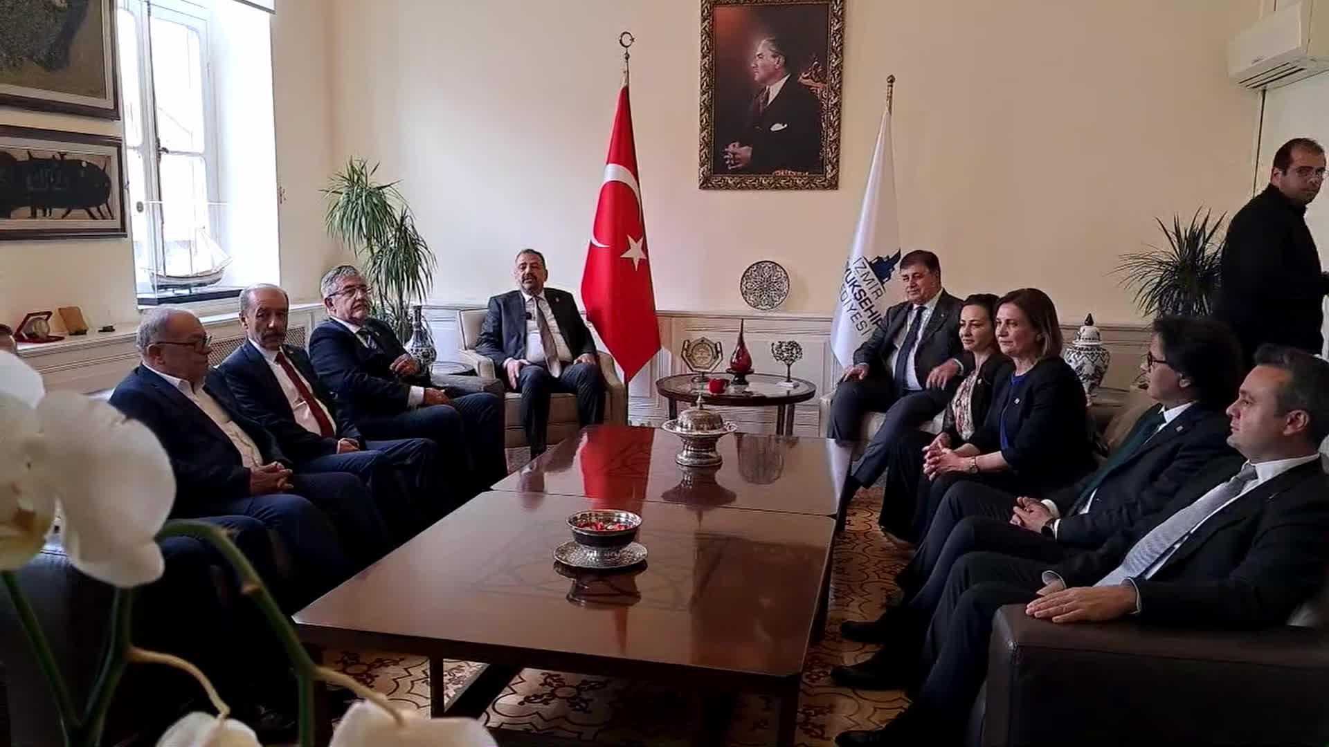 İZMİR BÜYÜKŞEHİR BELEDİYE BAŞKANI CEMİL TUGAY: “BİR ARADA OLMAK GÜCÜMÜZE GÜÇ KATACAK”