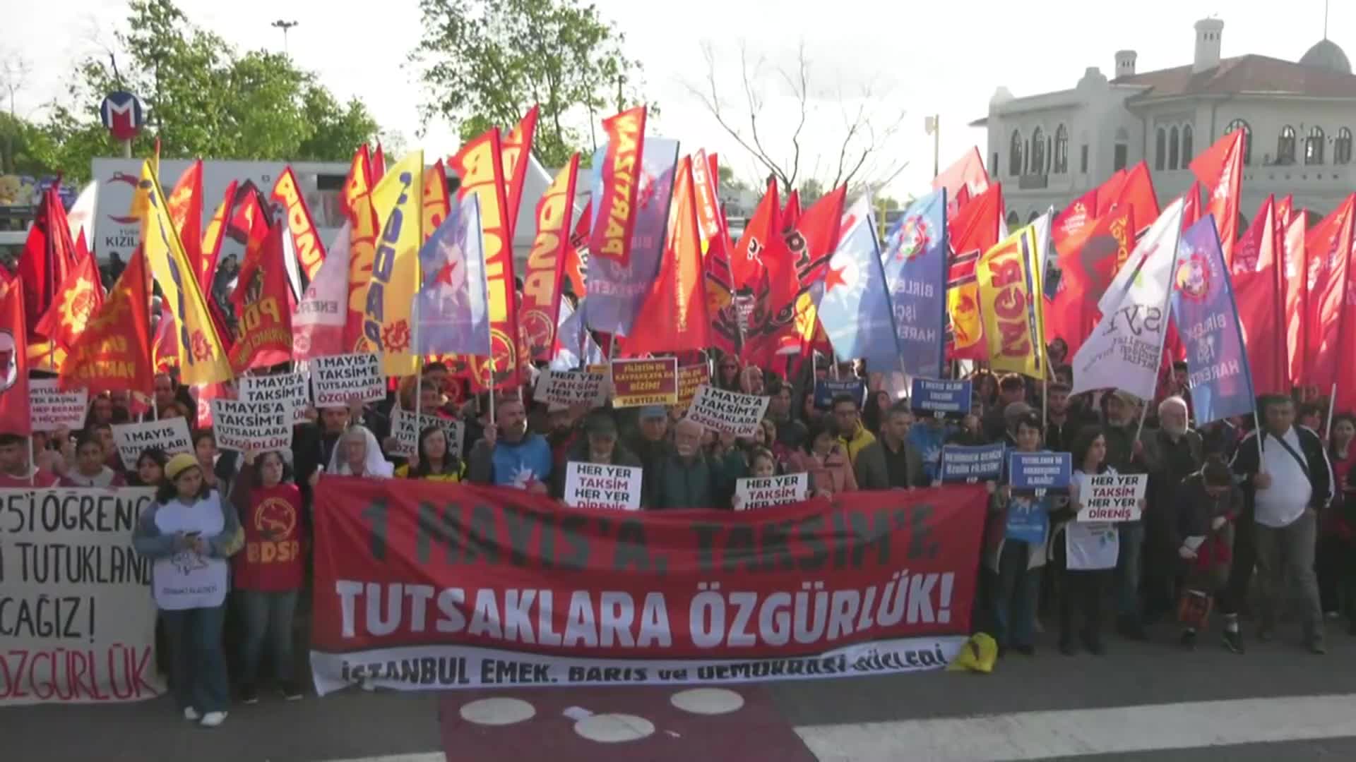 İSTANBUL EMEK, BARIŞ VE DEMOKRASİ GÜÇLERİ, 1 MAYIS TUTUKLAMALARINI PROTESTO ETTİ