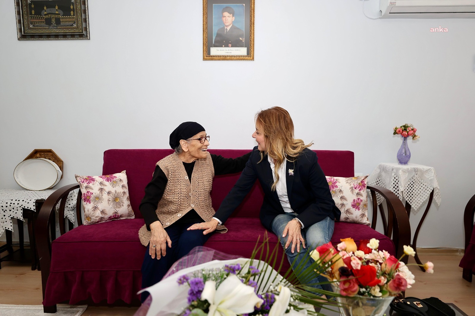 KONAK BELEDİYE BAŞKANI MUTLU ANNELER GÜNÜ’NDE ŞEHİT ANNESİNİ ZİYARET ETTİ