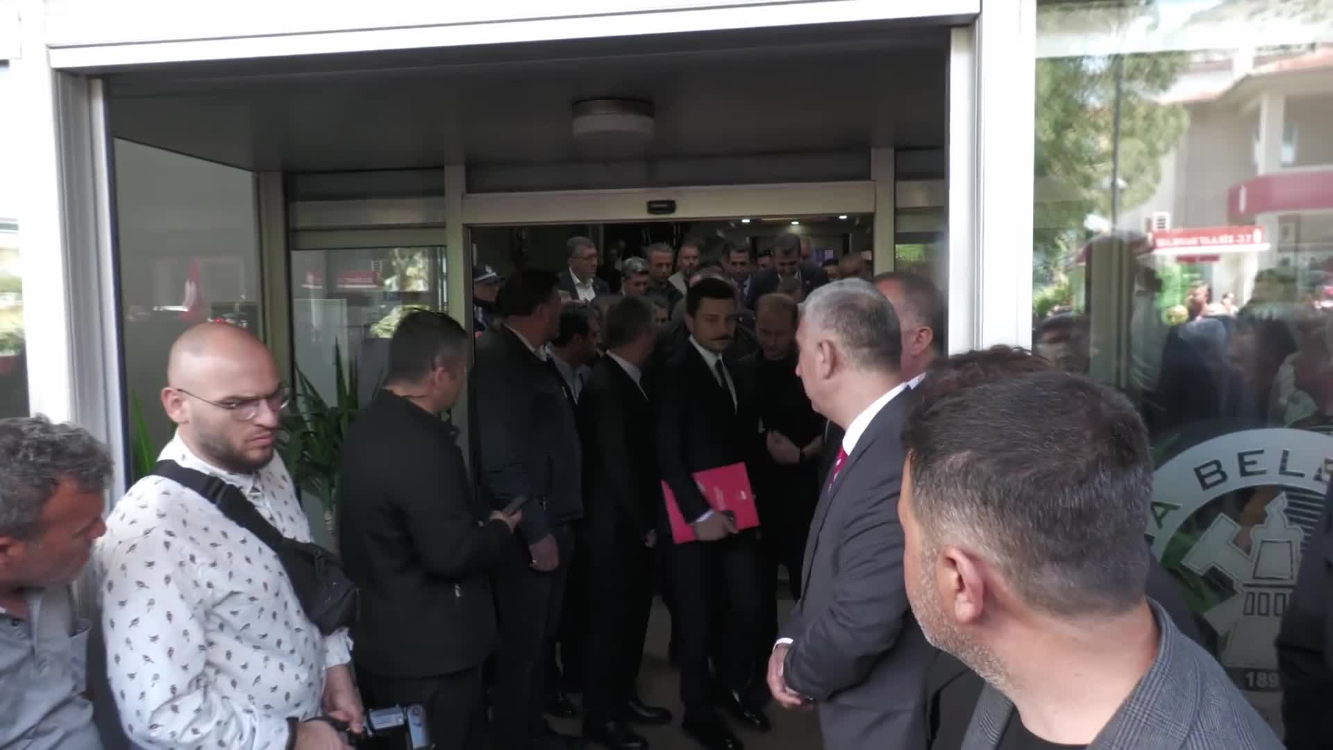 CHP GENEL BAŞKANI ÖZGÜR ÖZEL, SOMA'DA MEVLİD PROGRAMINA KATILDI