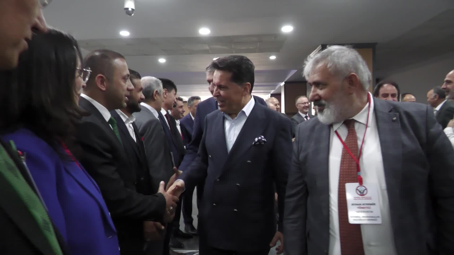 ESENYURT BELEDİYE BAŞKANI ÖZER: “TEMİZ, YAŞANABİLİR, HUZURLU BİR ESENYURT HAYAL EDİYORUM”