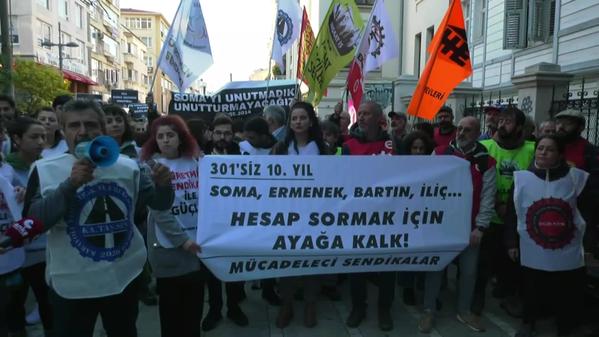 SENDİKALARDAN  SOMA ANMASI: "HESAP SORMAK İÇİN AYAĞA KALK"