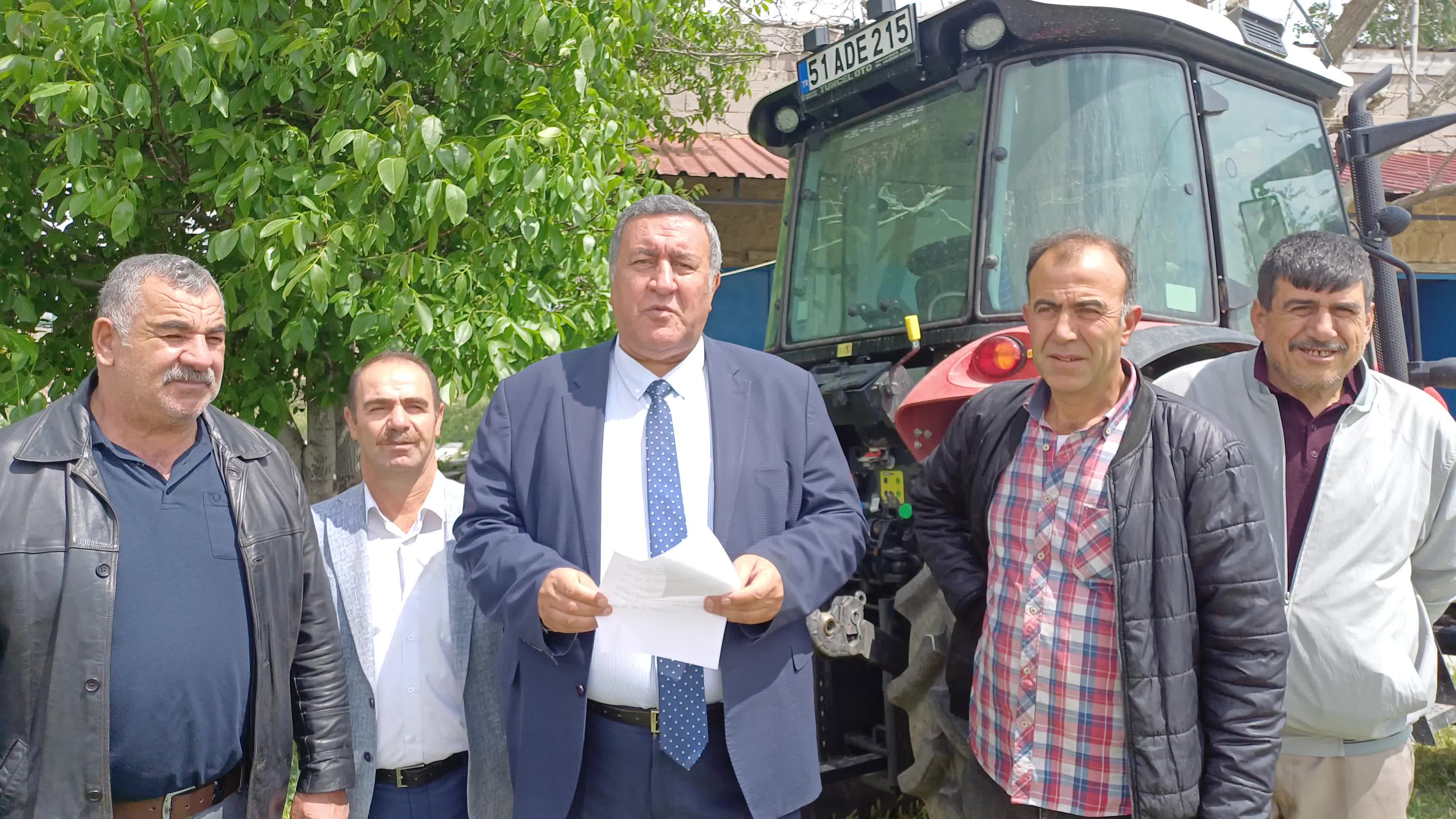 ÖMER FETHİ GÜRER, DÜNYA ÇİFTÇİLER GÜNÜ'NDE ÇİFTÇİNİN SGK PRİM GÜN SAYISININ DÜŞÜRÜLMESİ İÇİN KANUN TEKLİFİ VERDİ