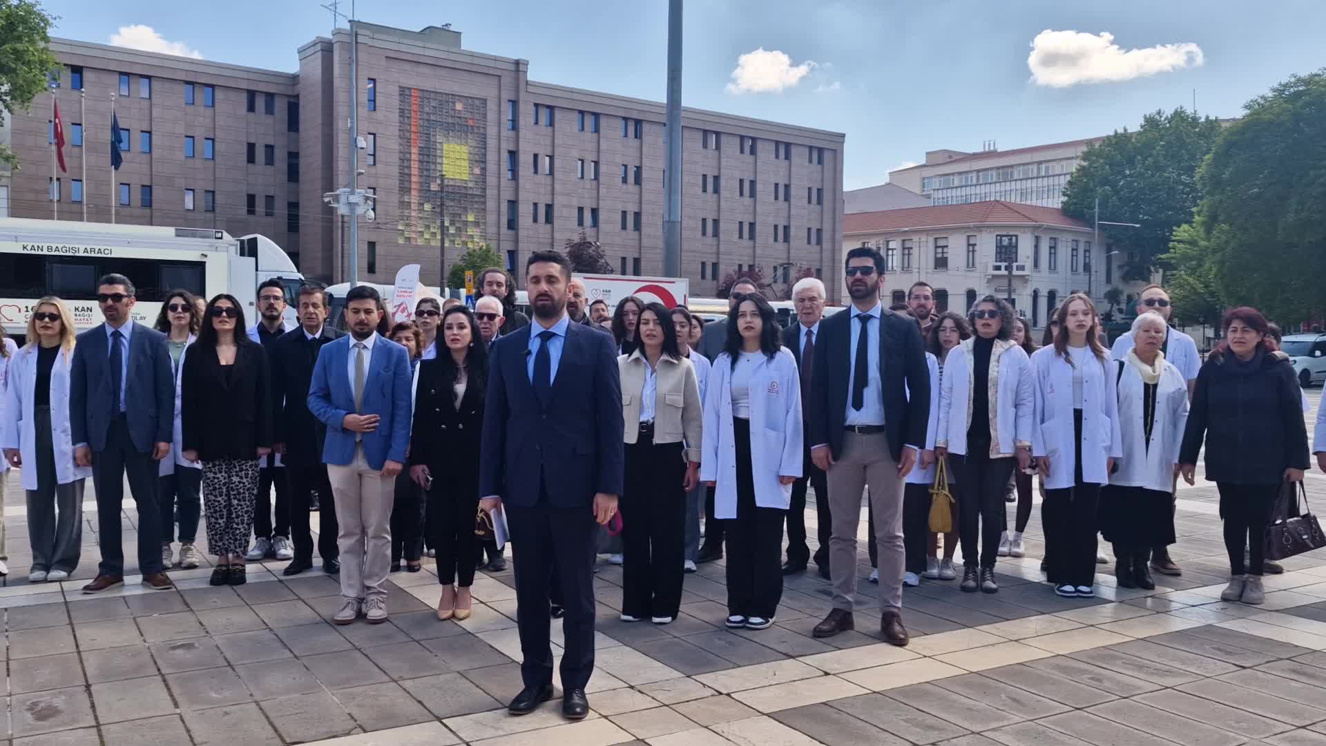 ESKİŞEHİR ECZACILAR ODASI: “SAĞLIKTA TASARRUF OLMAZ”