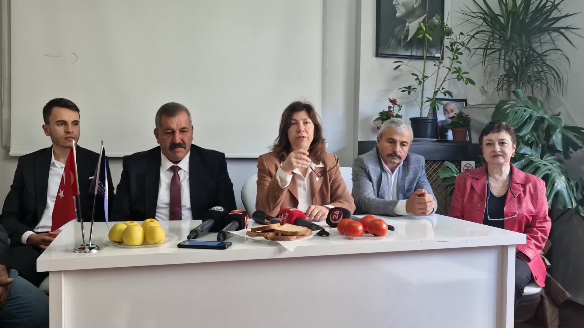 ESKİŞEHİRLİ ÇİFTÇİ: “SANAYİYE DESTEK VERİLDİĞİ KADAR ÇİFTÇİYE DE DESTEK VERİLSİN”