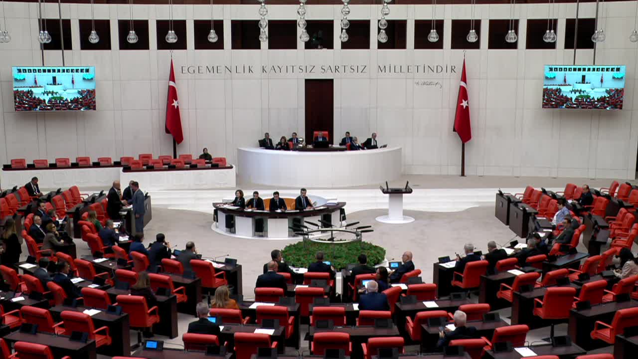 ODTÜ'LÜ MİLLETVEKİLİ KONURALP'TEN ODTÜ REKTÖRLÜĞÜ'NE TEPKİ: "ÖĞRENCİLER HAKKINDA AÇILAN SORUŞTURMALAR DURDURULMALI, BARIŞÇIL EYLEMLERİNE VE TALEPLERİNE SAYGI GÖSTERİLMELİDİR"