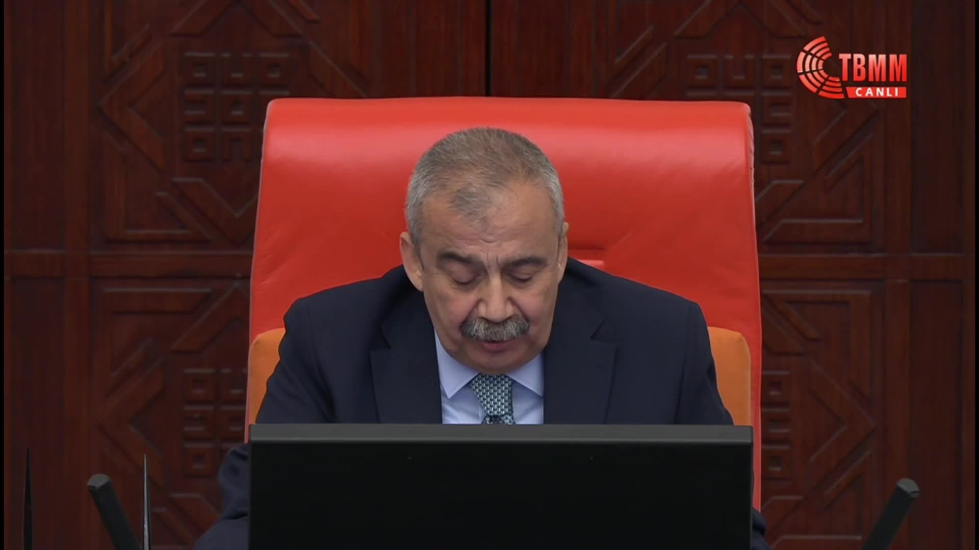 TBMM'DE DEM PARTİ VE AKP'LİLER ARASINDA İLİÇ TARTIŞMASI... KORDU'DAN KARSLI'YA: "SORUMLULUKLARI VAR, SAVUNMA PSİKOLOJİSİYLE CEVAP VERMESİNLER"