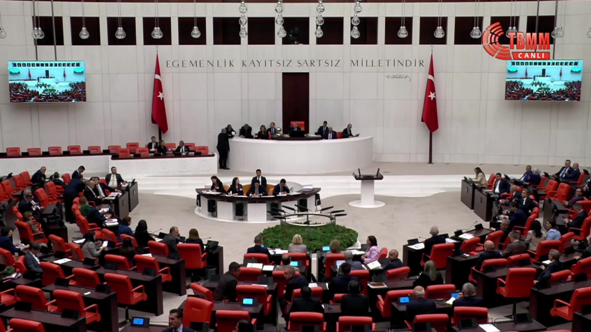 CHP DİYARBAKIR MİLLETVEKİLİ SEZGİN TANRIKULU: "DEDAŞ BÖLGEDEKİ ÇİFTÇİLERE BÜYÜK ZULÜM UYGULUYOR"