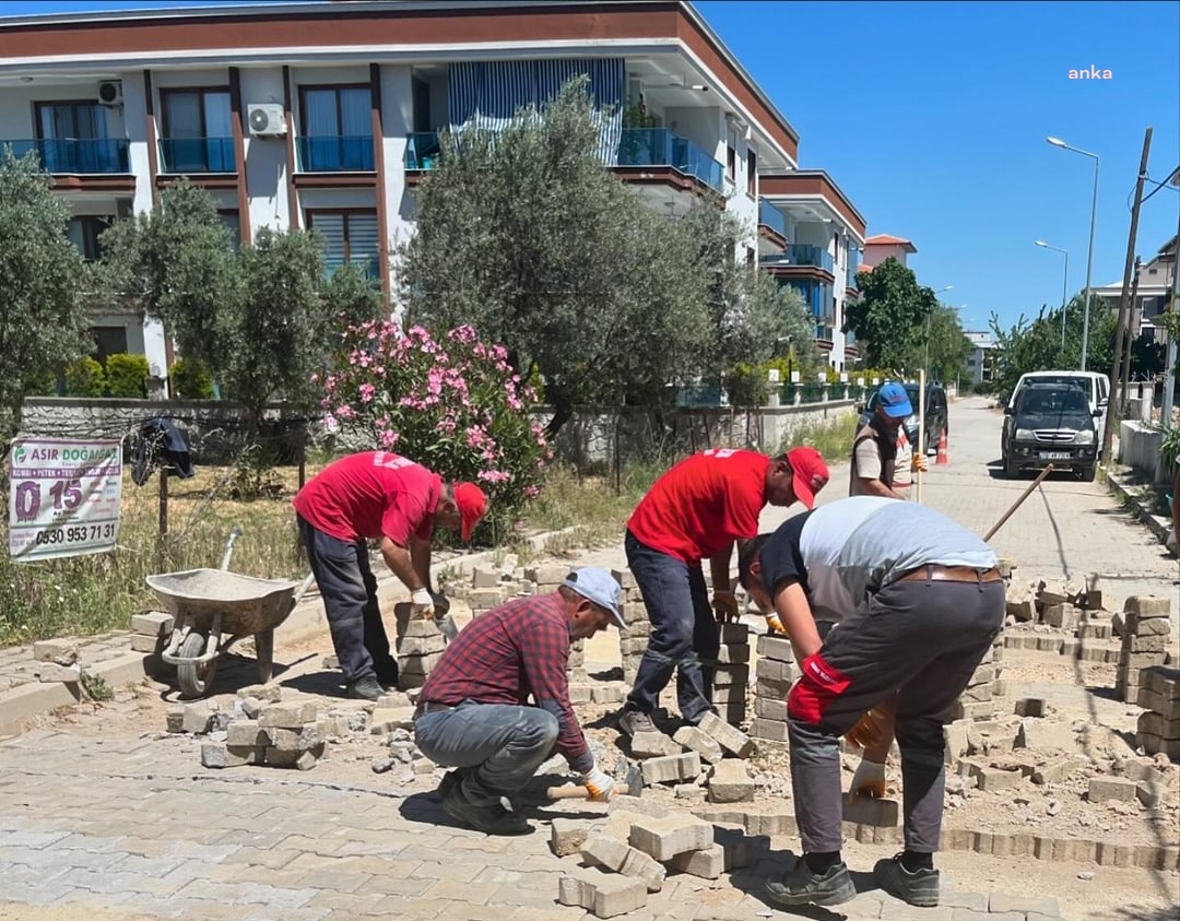 MENDERES’TE YOL VE KALDIRIM DÜZENLEMELERİ BAŞLADI