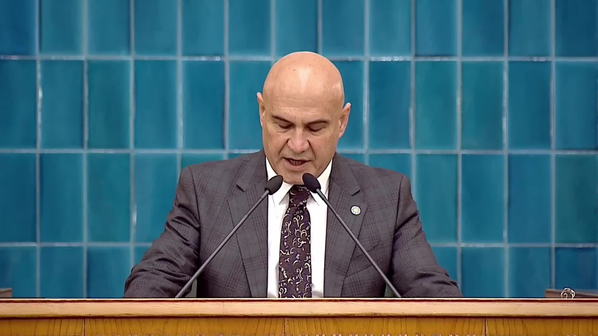 MÜSAVAT DERVİŞOĞLU'NDAN YARGI PAKETİ TEPKİSİ: "BU HÜKÜMETE KARŞI ÇIKIYORUZ DİYE, AKILLARI SIRA BİZLERİ 'AJAN' OLARAK SUÇLAYACAK OLANLAR VARSA, BURADAN 'HODRİ MEYDAN' DİYORUM