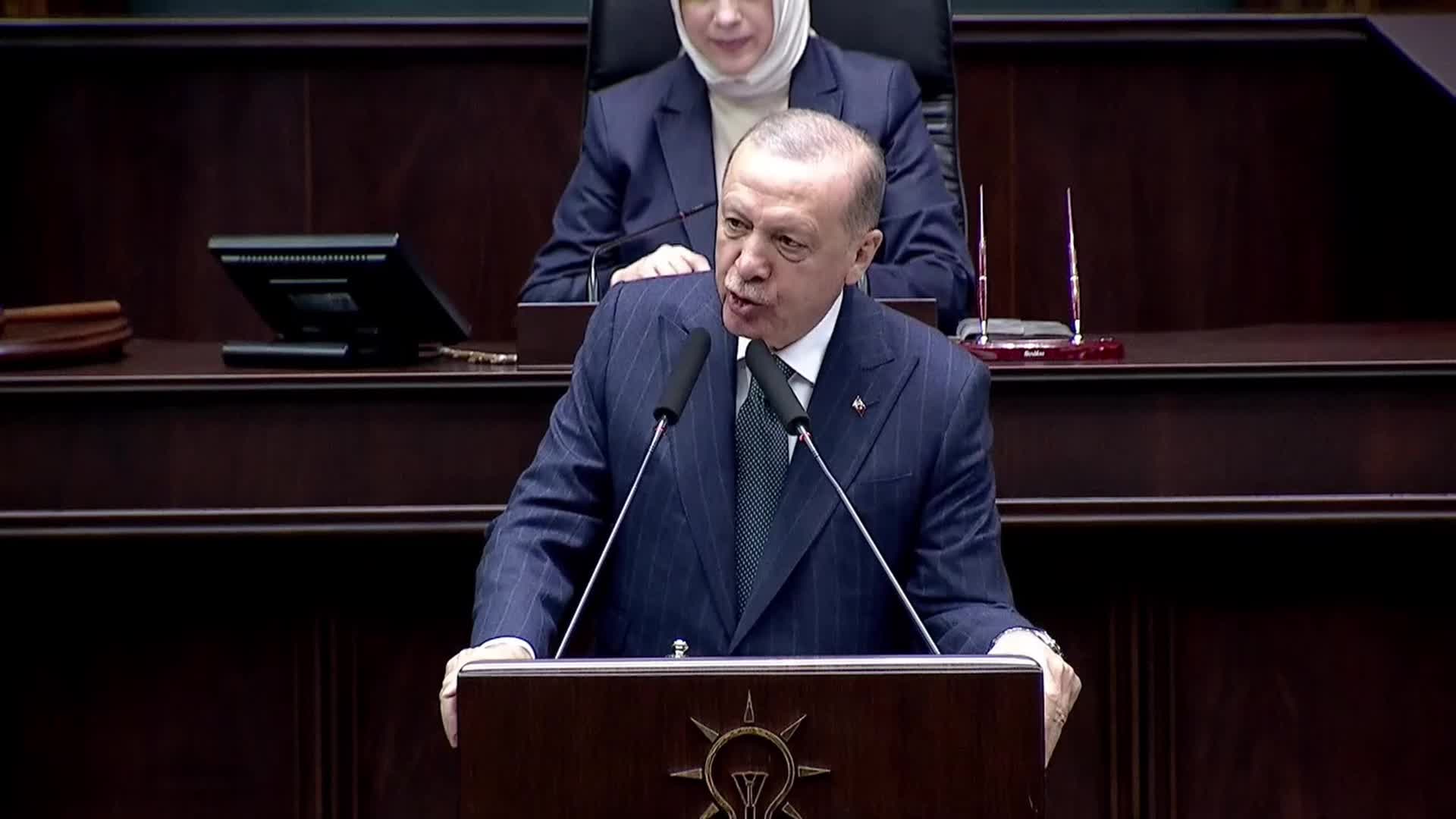 CUMHURBAŞKANI ERDOĞAN:  "FETÖ'YE DİYET BORCUNU ÖDEMEK İÇİN YENİKAPI RUHUNU BALTALAYANLAR GÖRÜYORUZ Kİ ASLA BOŞ DURMUYOR''