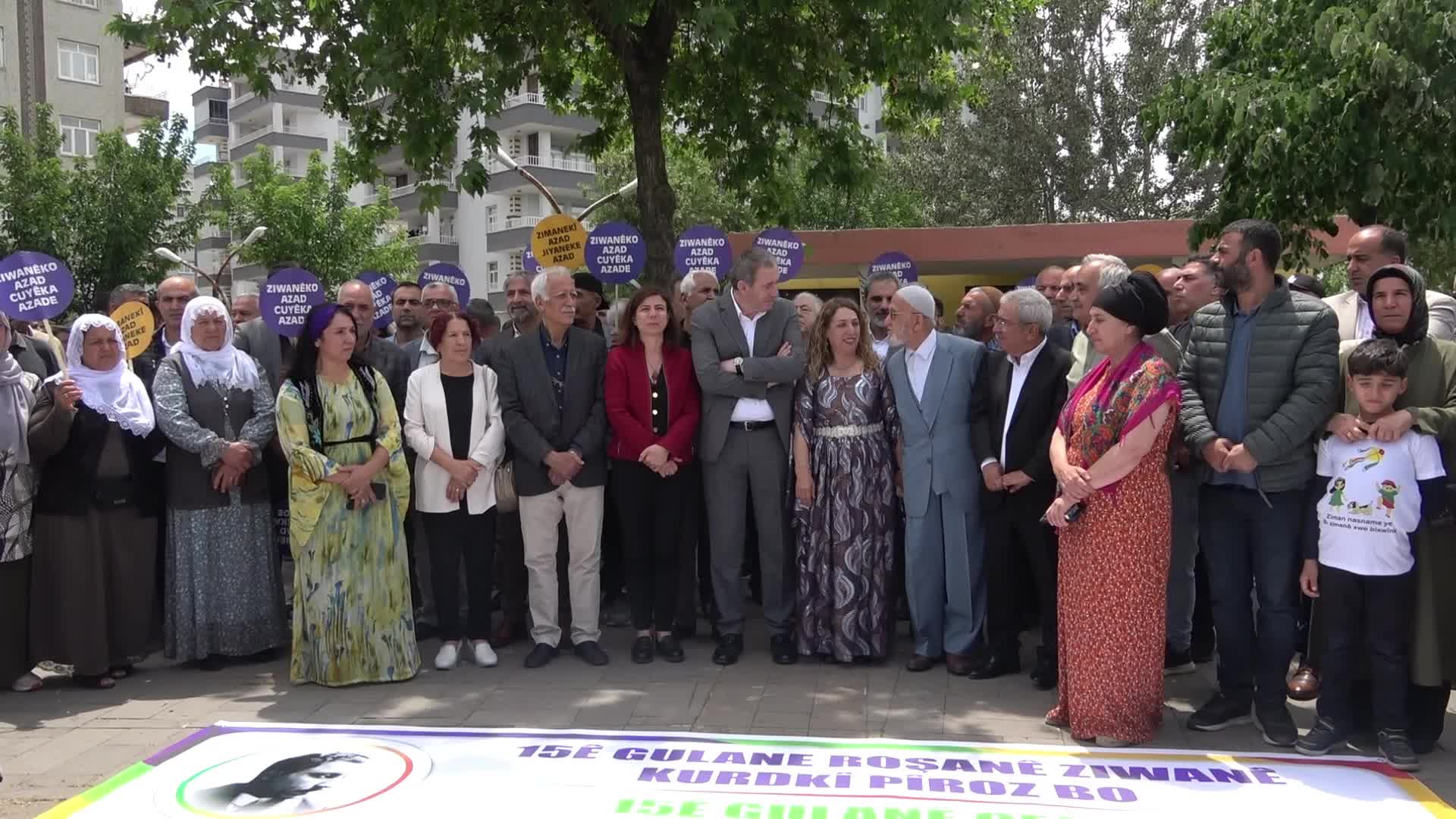 TUNCER BAKIRHAN'DAN DEM PARTİLİ BELEDİYE BAŞKANLARINA 'KÜRTÇE' ÇAĞRISI: "BUNDAN SONRA KÜRTÇE ÜZERİNDE DAHA FAZLA DURMALILAR. DİLİMİZ VARLIĞIMIZDIR"