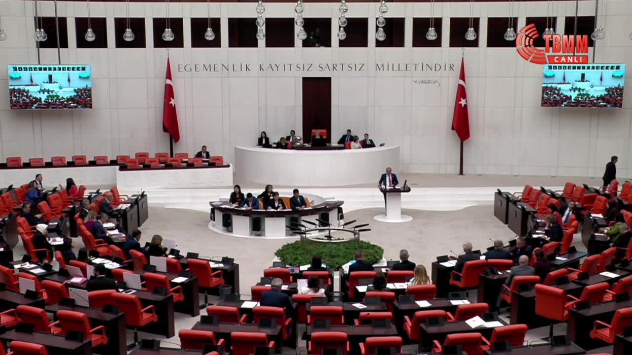 ÖZGÜR KARABAT: "BELEDİYELER YA DA HÜKÜMET BÜTÇESİ BİRBİRİNE RAKİP BÜTÇELER DEĞİL"