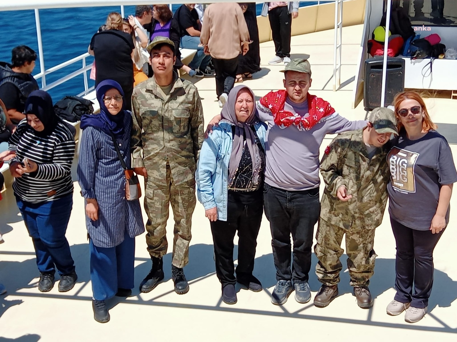 AYVALIK BELEDİYESİ’NDEN ÖZEL GENÇLERE ÖZEL TEKNE TURU