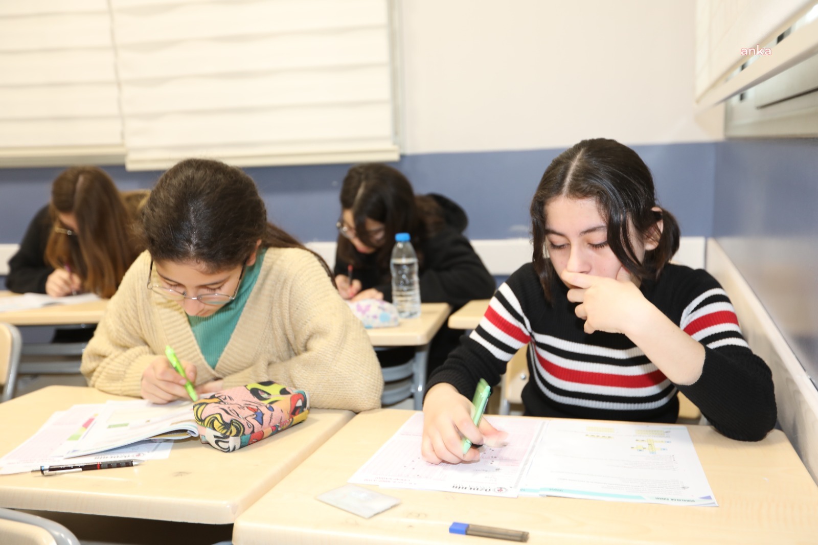 BAYRAKLI BELEDİYE BAŞKANI ÖNAL: “ÖĞRENCİLERİMİZİN İSTEDİKLERİ MESLEKLERE ULAŞMALARININ KAPILARINI ARALIYORUZ”