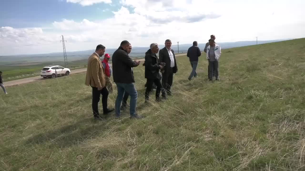 ÇORUM’DA BÜYÜKKEŞLİK KÖYLÜLERİ MERALARINA YAPILMASI PLANLANAN GES PROJESİNE TEPKİ GÖSTERDİ: "BİZE TARIM VE HAYVANCILIK İÇİN 800 METRE YER KALDI"
