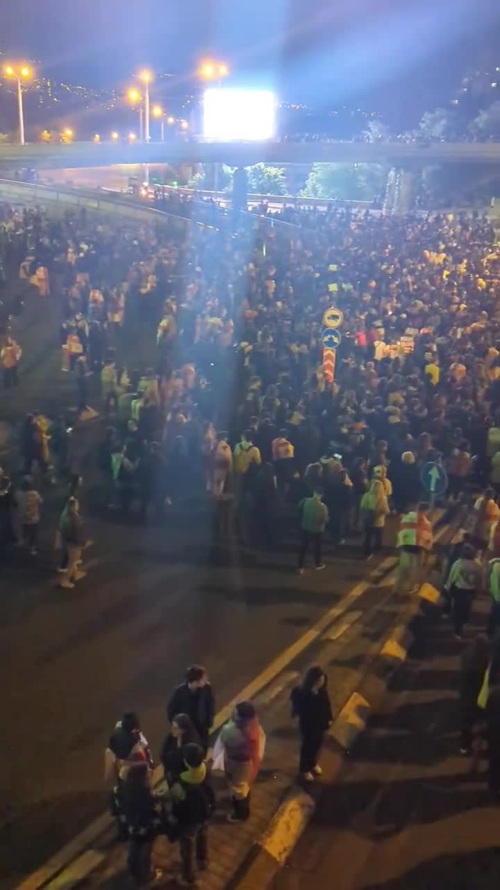 GÜRCİSTAN’DA ‘’YABANCI AJAN’’ YASASINA KARŞI PROTESTOLAR DEVAM EDİYOR.
