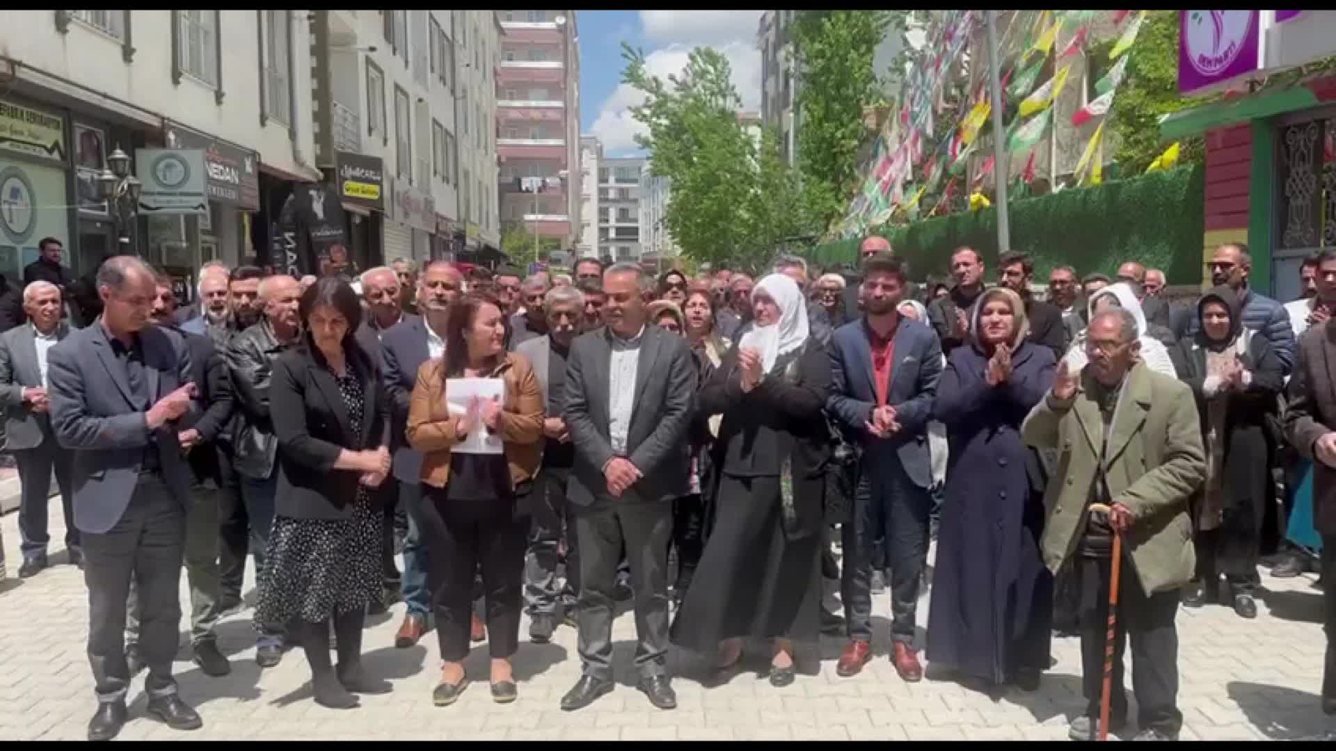 DEM PARTİ VAN İL BAŞKANI KURT: "KOBANİ DAVASI HER YÖNÜYLE HUKUK DIŞI, SİYASİ BİR DAVADIR"