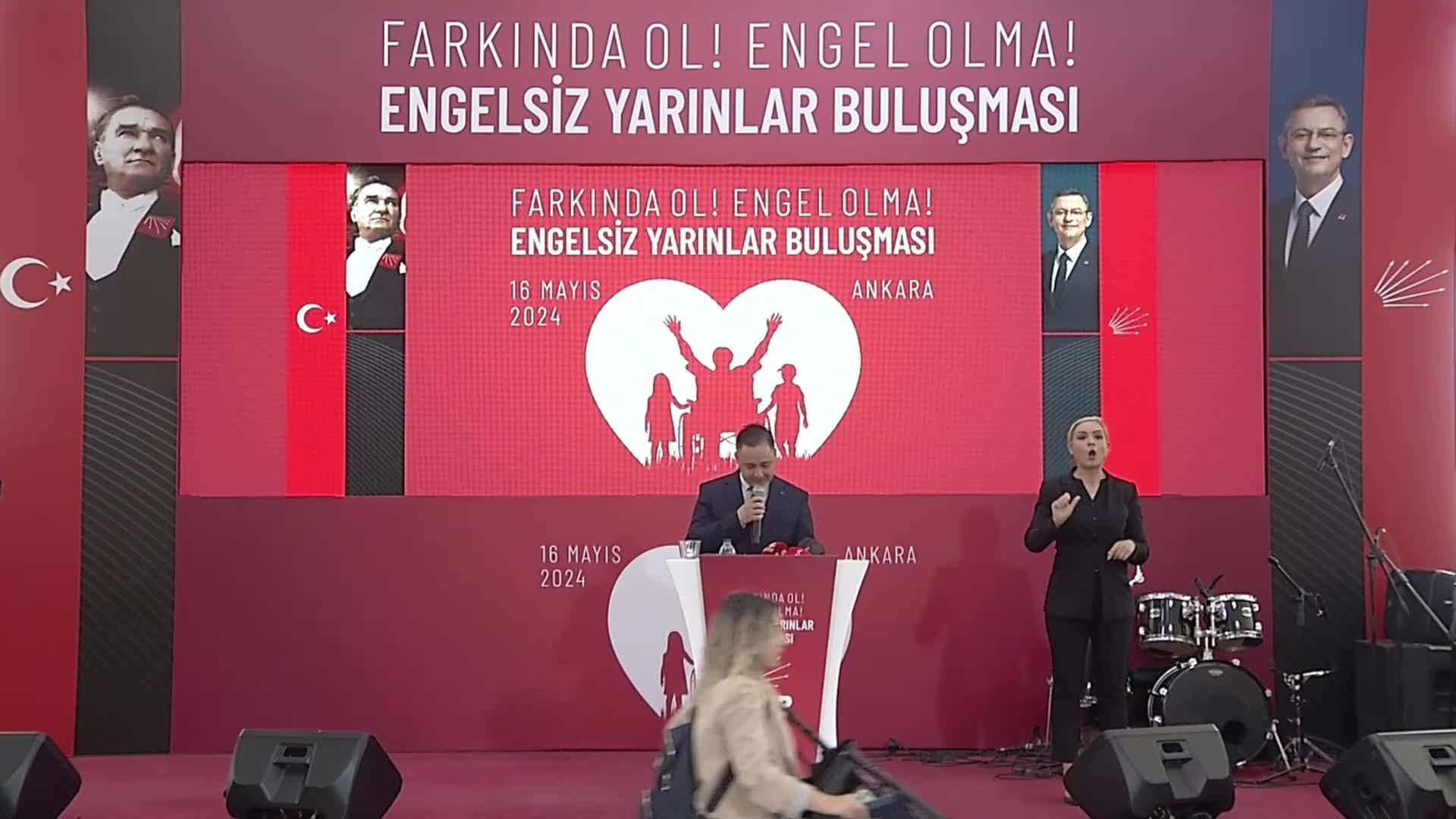 CHP'NİN 'ENGELSİZ YARINLAR BULUŞMASI'...AYLİN NAZLIAKA: "İKTİDAR ENGELLİLERİ HAYATA KATMAK YERİNE MUHTAÇ OLARAK KONUMLANDIRIYOR"