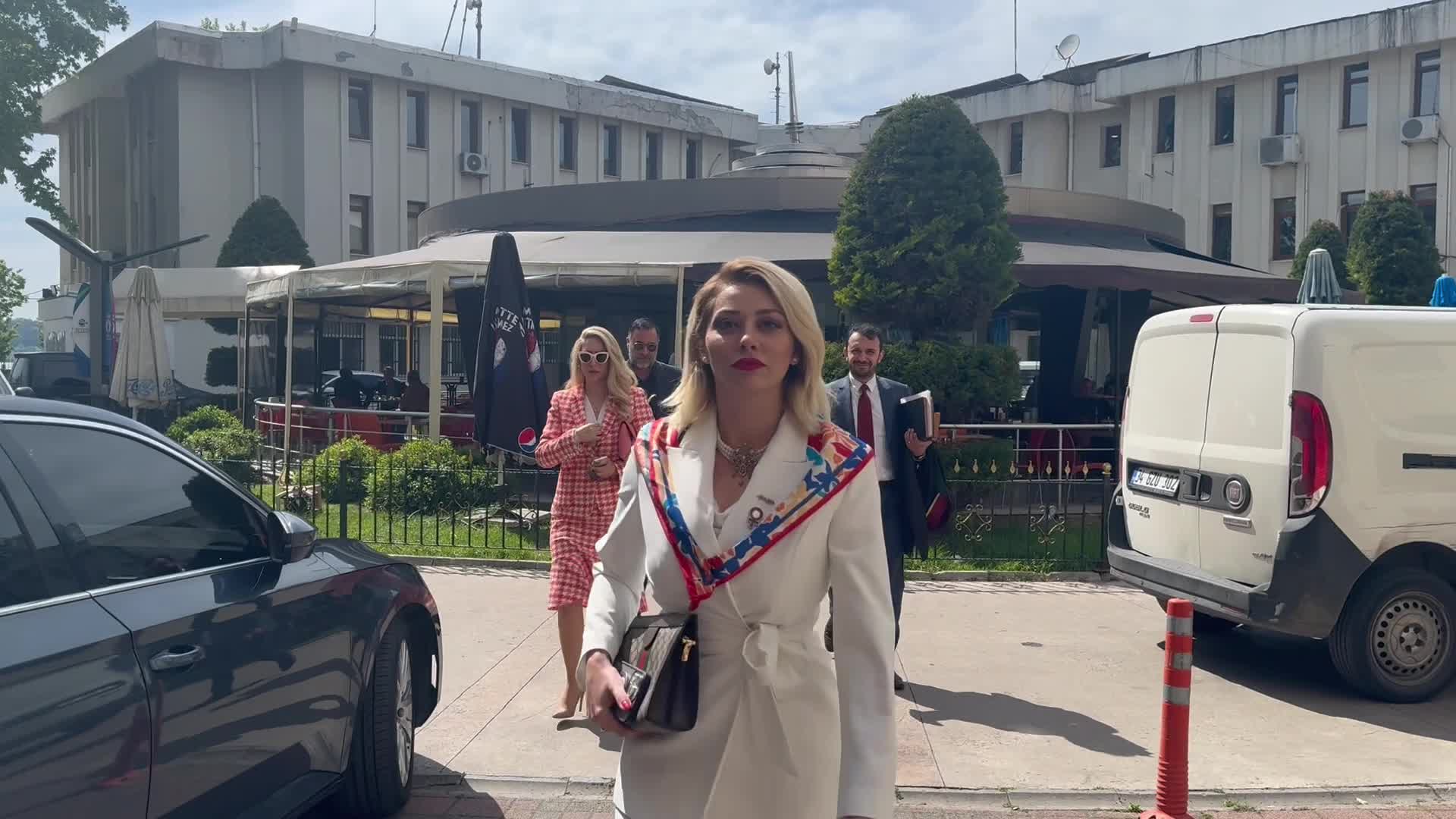 AVUKAT FEYZA ALTUN 'ŞERİAT' PAYLAŞIMI NEDENİYLE 9 AY HAPİS CEZASINA ÇARPTIRILDI