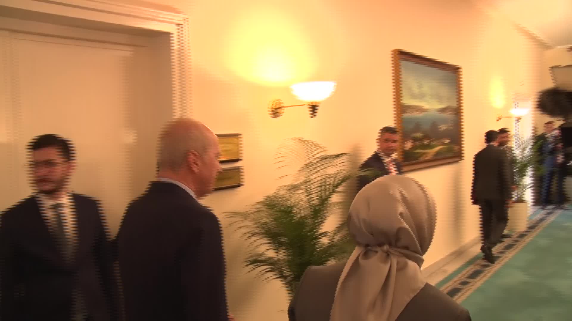 TBMM BAŞKANI KURTULMUŞ, 'YENİ ANAYASA' İÇİN AKP GRUBU'NU ZİYARET ETTİ: EKİM AYINDAN İTİBAREN BU MESELENİN İÇERİĞİNE İLİŞKİN GÖRÜŞMELER BAŞLAYABİLİR