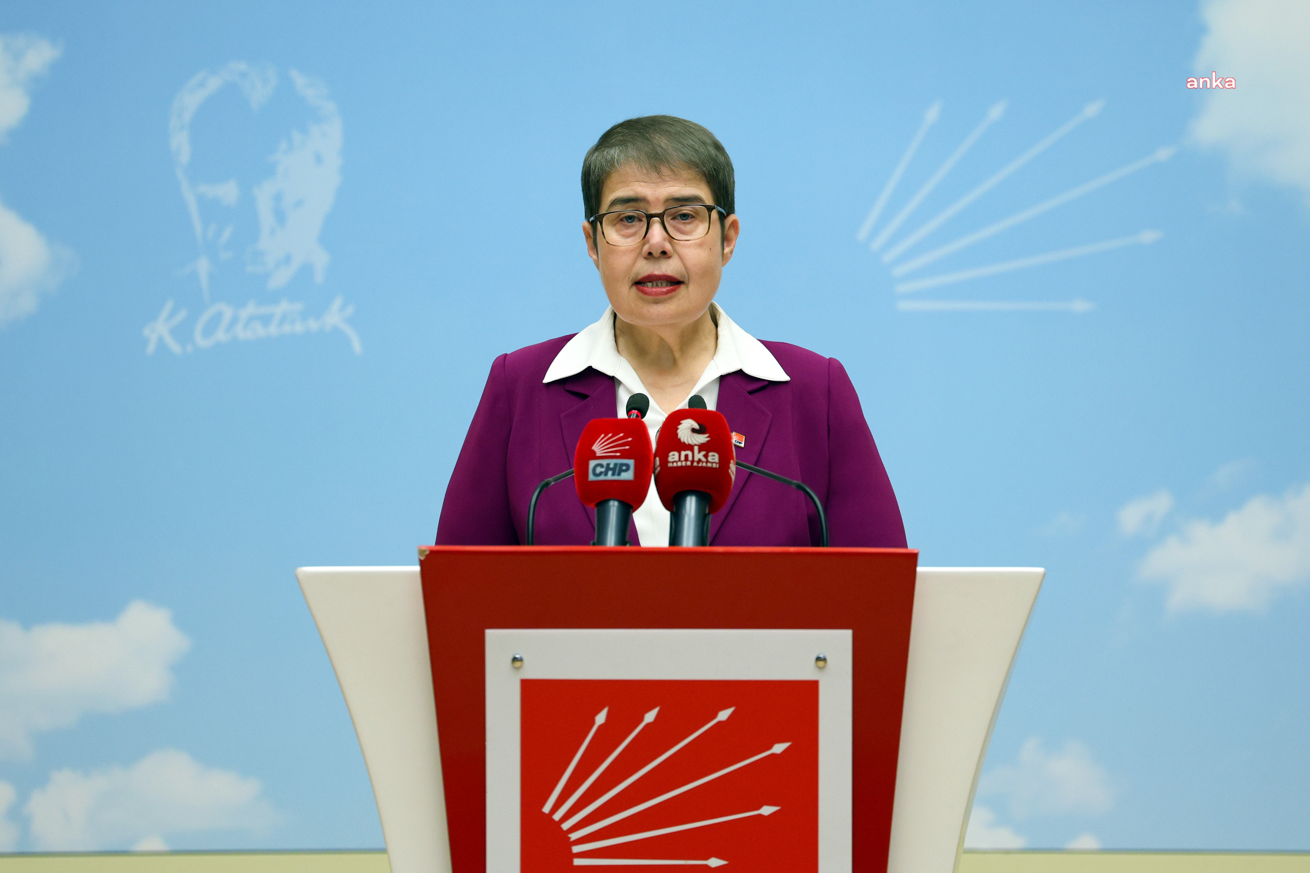 CHPLİ ŞAHBAZ’DAN HEMŞİRELİK HAFTASI MESAJI: "HEMŞİRELERİMİZİN SORUN VE TALEPLERİ GÖRMEZDEN GELİNİYOR"