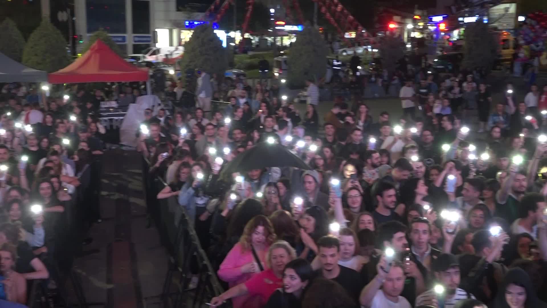 BORNOVA’DA GENÇLİK ATEŞİ REDD İLE YANDI
