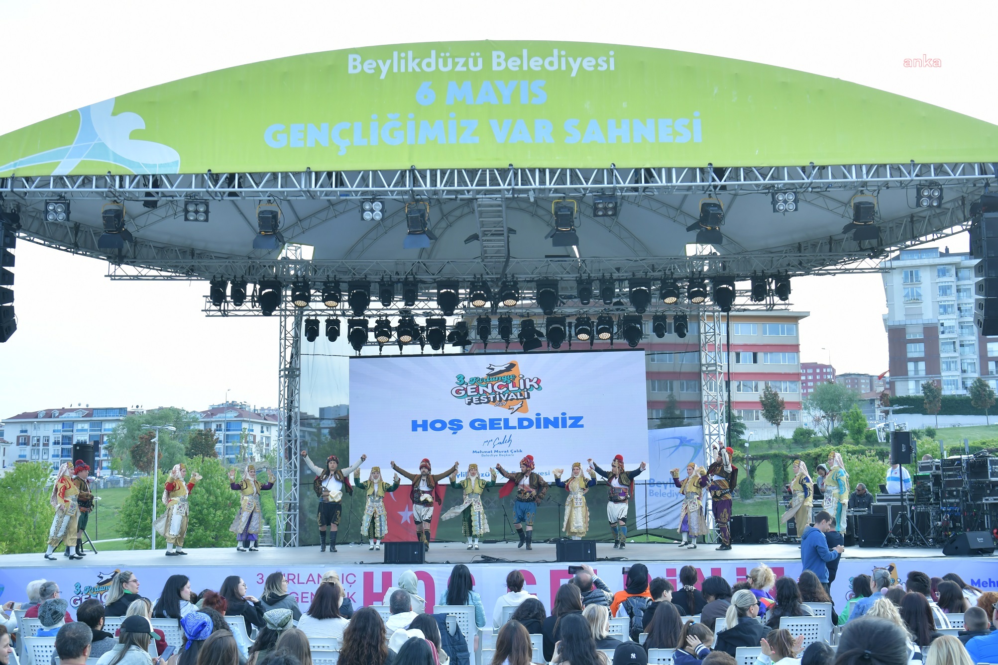 BEYLİKDÜZÜ'NDE 'KIRLANGIÇ GENÇLİK FESTİVALİ' BAŞLADI