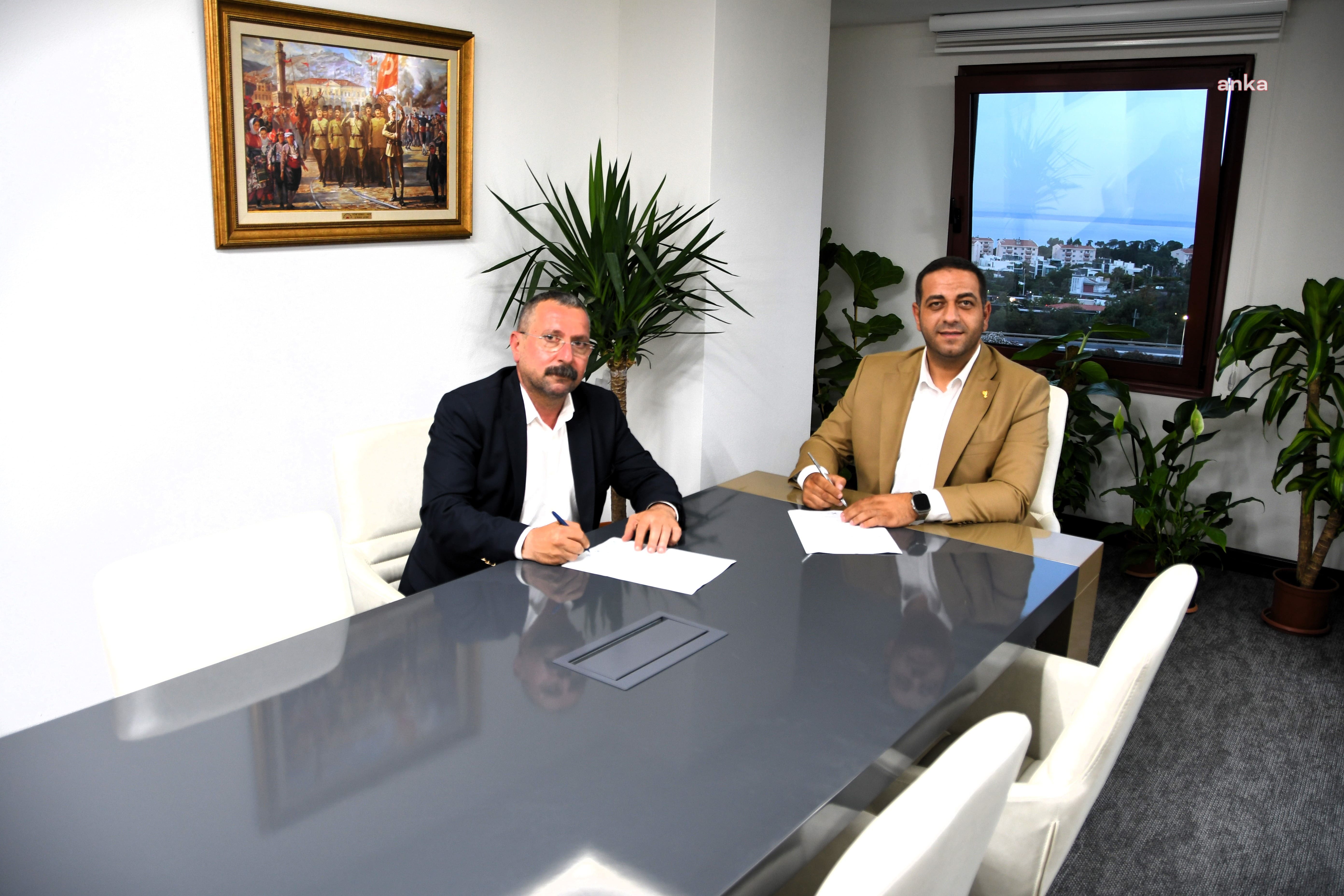 NARLIDERE’DE KADROLU İŞÇİLERİ KAPSAYAN TOPLU İŞ SÖZLEŞMESİNDE İMZALAR ATILDI