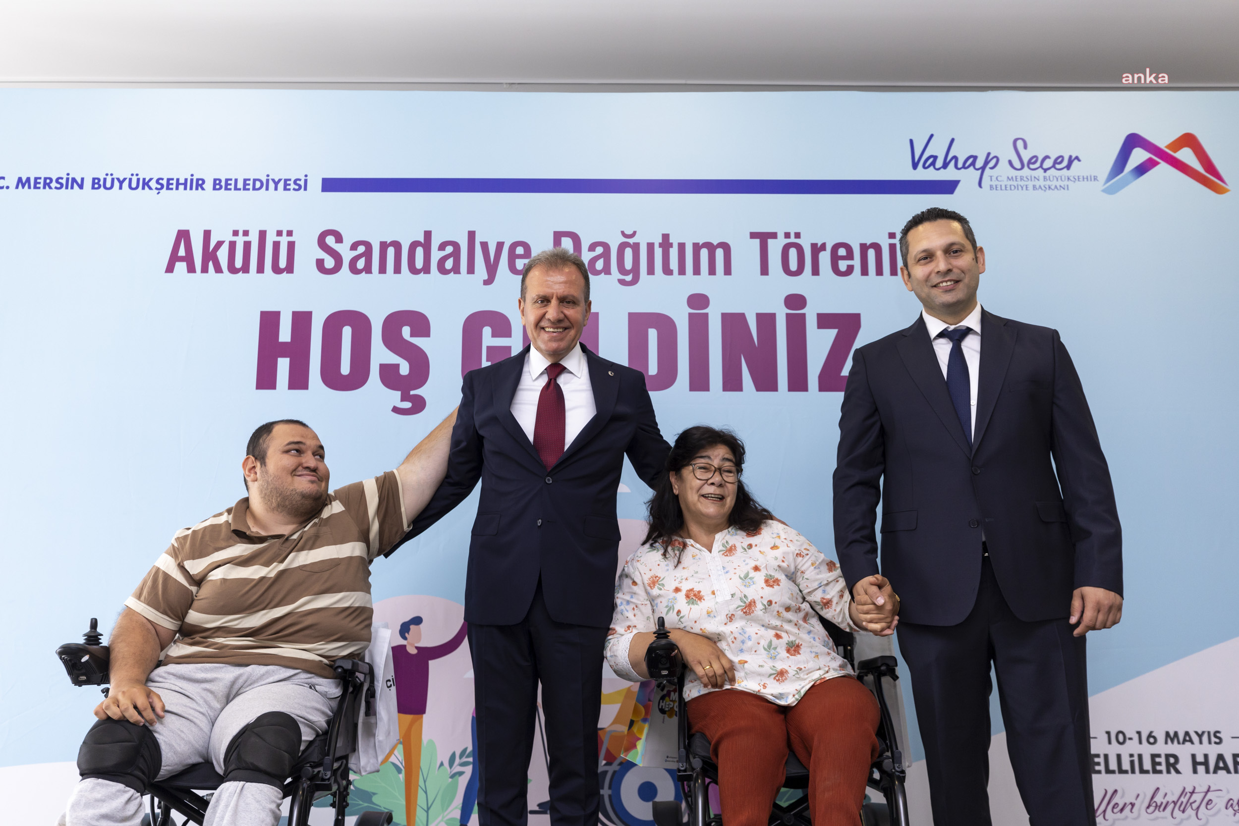 VAHAP SEÇER, AKÜLÜ SANDALYE DAĞITIM TÖRENİ’NE KATILDI