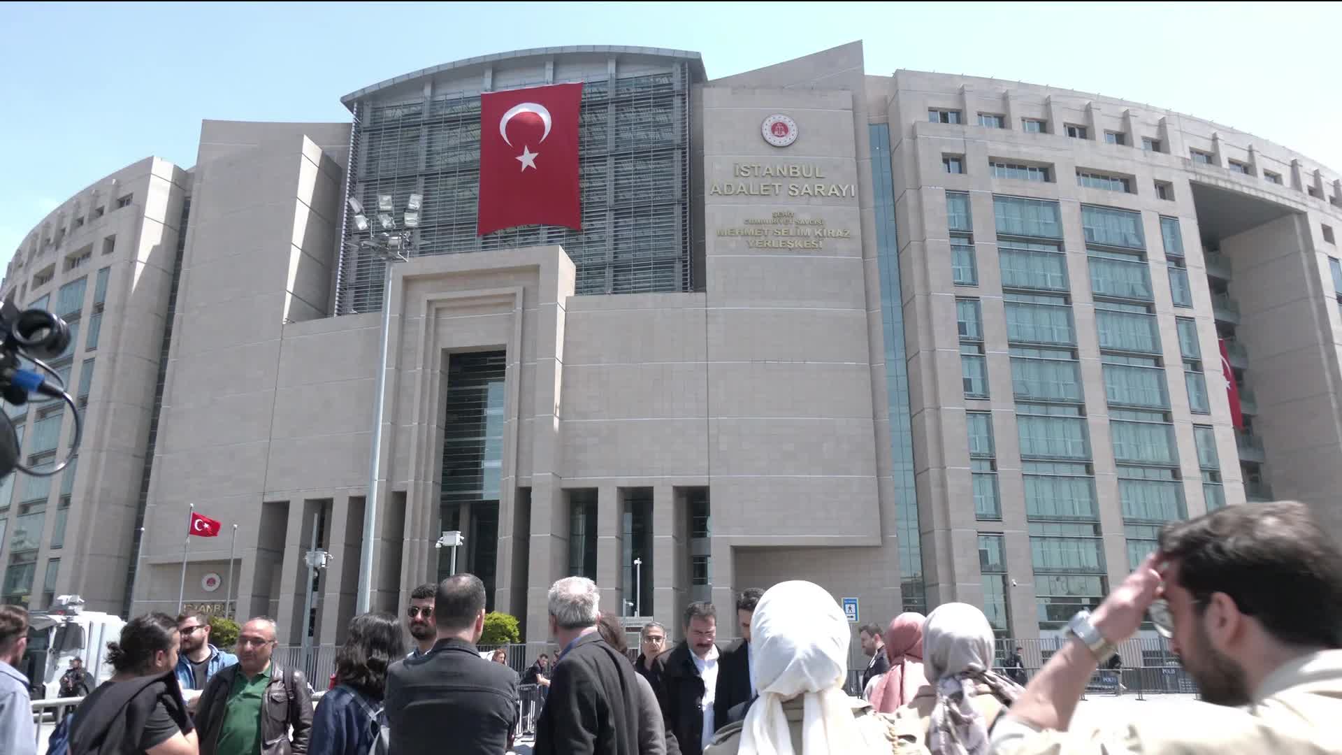 AVUKATLARDAN KOBANİ DAVASI KARARINA TEPKİ: VERİLEN CEZALAR SİYASİ BİR KARARIN SONUCU, KARARI TANIMIYORUZ
