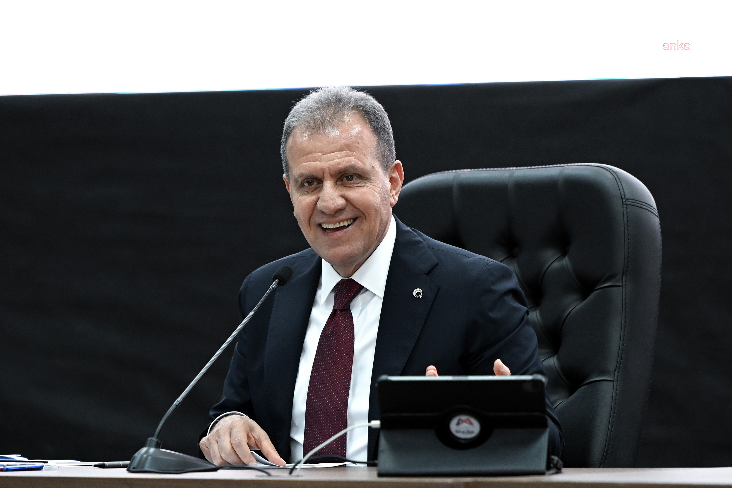 VAHAP SEÇER: “BİZ HÜKÜMETİ ELEŞTİRMİYORUZ, BİZ MERSİN’İN HAKKINI İSTİYORUZ”