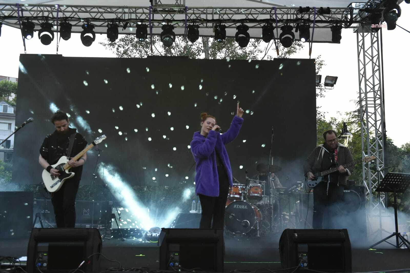 BEŞİKTAŞ GENÇLİK FESTİVALİ KONSERLERİ’NDE GROSS GRUBU VE PAPTİRCEM SAHNE ALDI