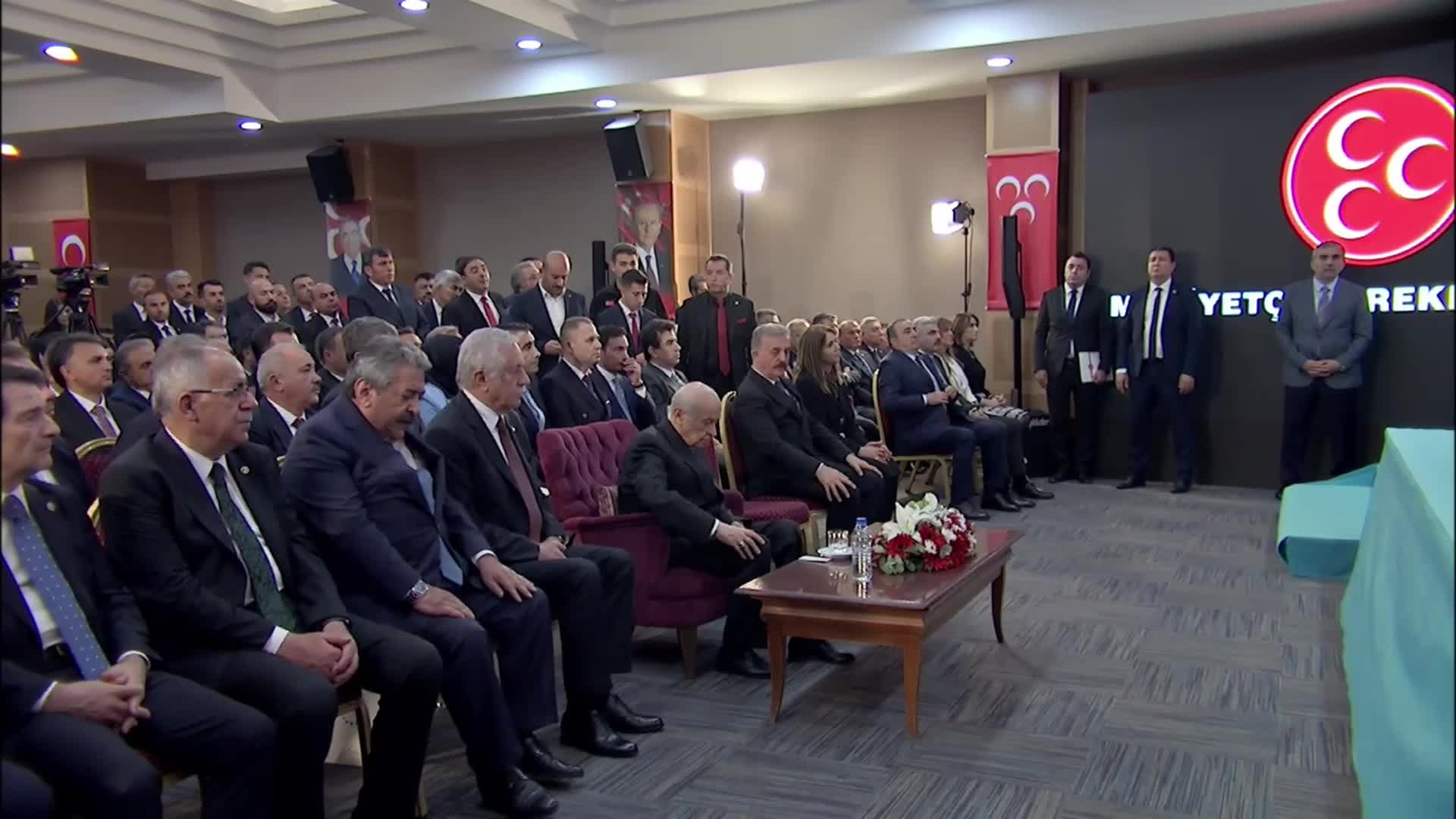 DEVLET BAHÇELİ: "KİMSE SİPARİŞ TALİMATLARLA, GİZLİ TANIK İFADELERİYLE İÇ HUZUR VE BARIŞ ORTAMINI ZEDELEMEYE KALKIŞMAMALI, BUNA CÜRET EDENLERİN BAŞI EZİLMELİ"