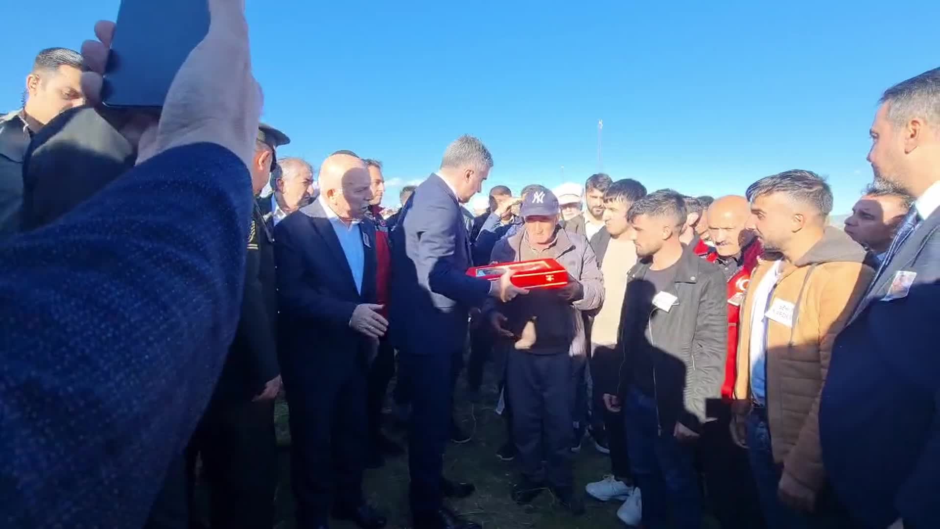 PENÇE-KAPLAN HAREKATI BÖLGESİNDE ŞEHİT OLAN ONBAŞI KABALA, SON YOLCULUĞA UĞURLANDI