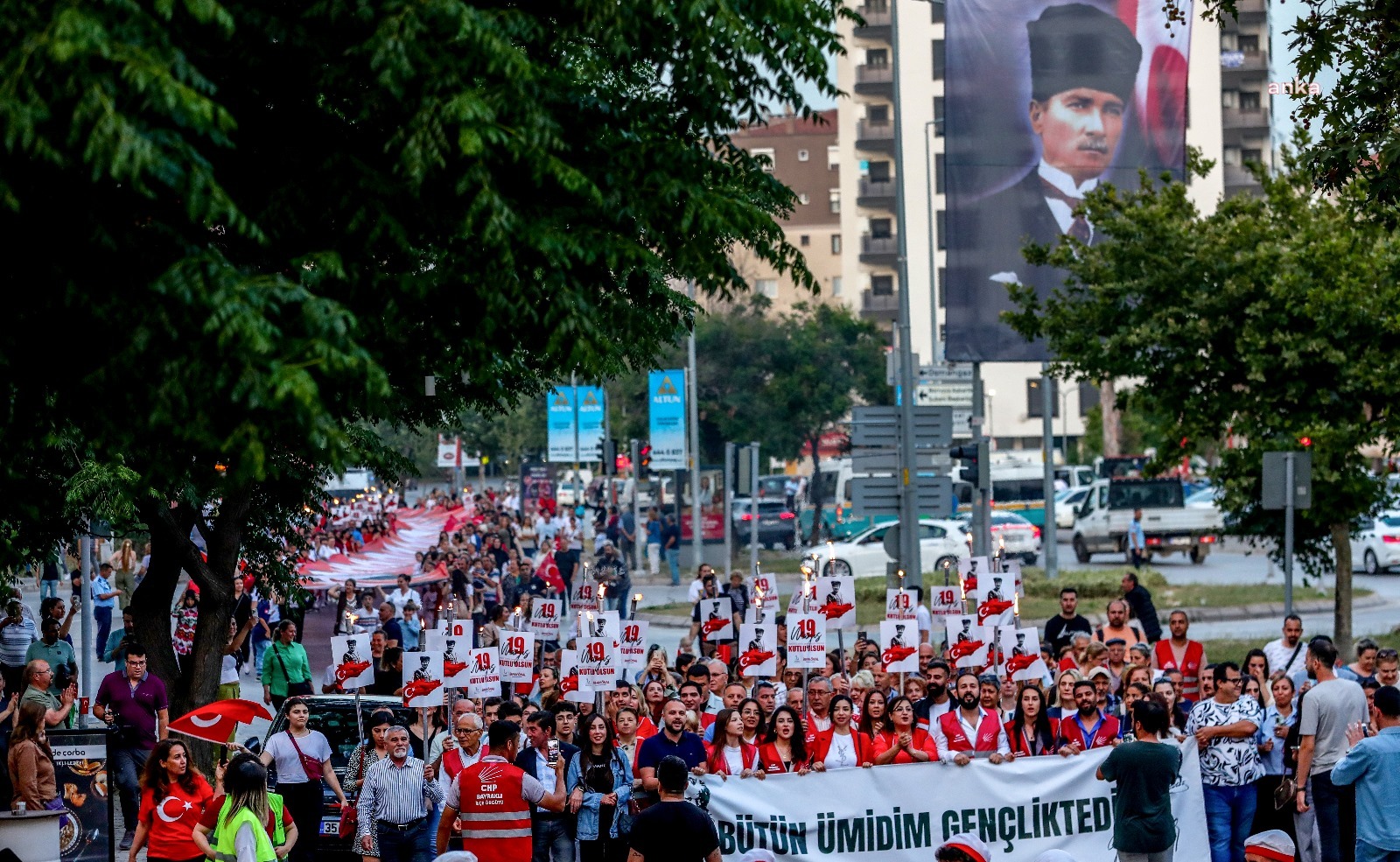 BAYRAKLI’DA 19 MAYIS COŞKUSU YAŞANDI