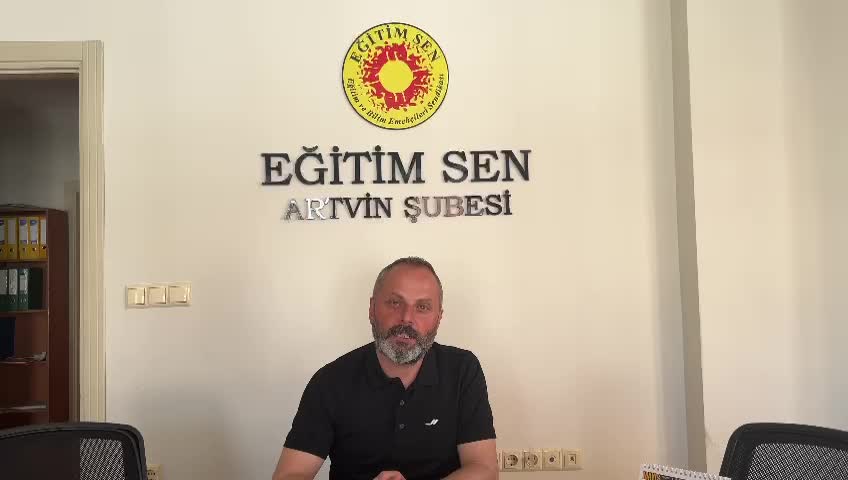 ARTVİN EĞİTİM-SEN ŞUBE YÖNETİCİSİ EROL: "19 MAYIS'IN 105. YILINDA LAİK, BİLİMSEL, DEMOKRATİK, PARASIZ EĞİTİM VE TAM BAĞIMSIZ, EŞİT, ÖZGÜR BİR ÜLKE MÜCADELESİNİ KARARLILIKLA SÜRDÜRECEĞİZ"