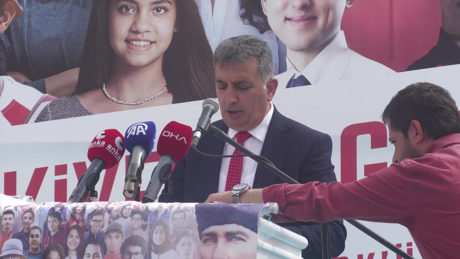 İZMİR'DE 19 MAYIS ATATÜRK'Ü ANMA, GENÇLİK VE SPOR BAYRAMI COŞKUYLA KUTLANDI