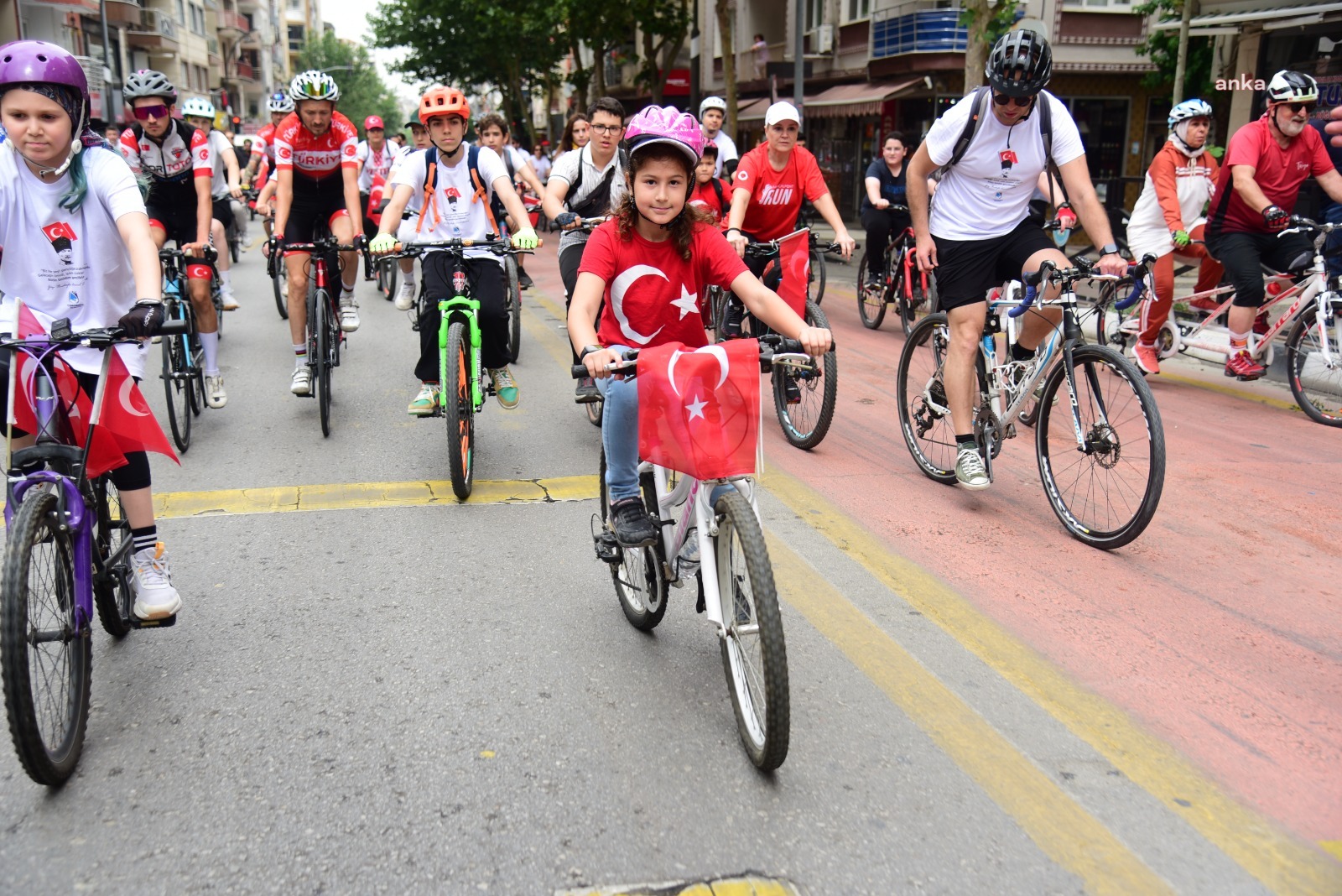 YUNUSEMRE'DE PEDALLAR "19 MAYIS" İÇİN ÇEVRİLDİ