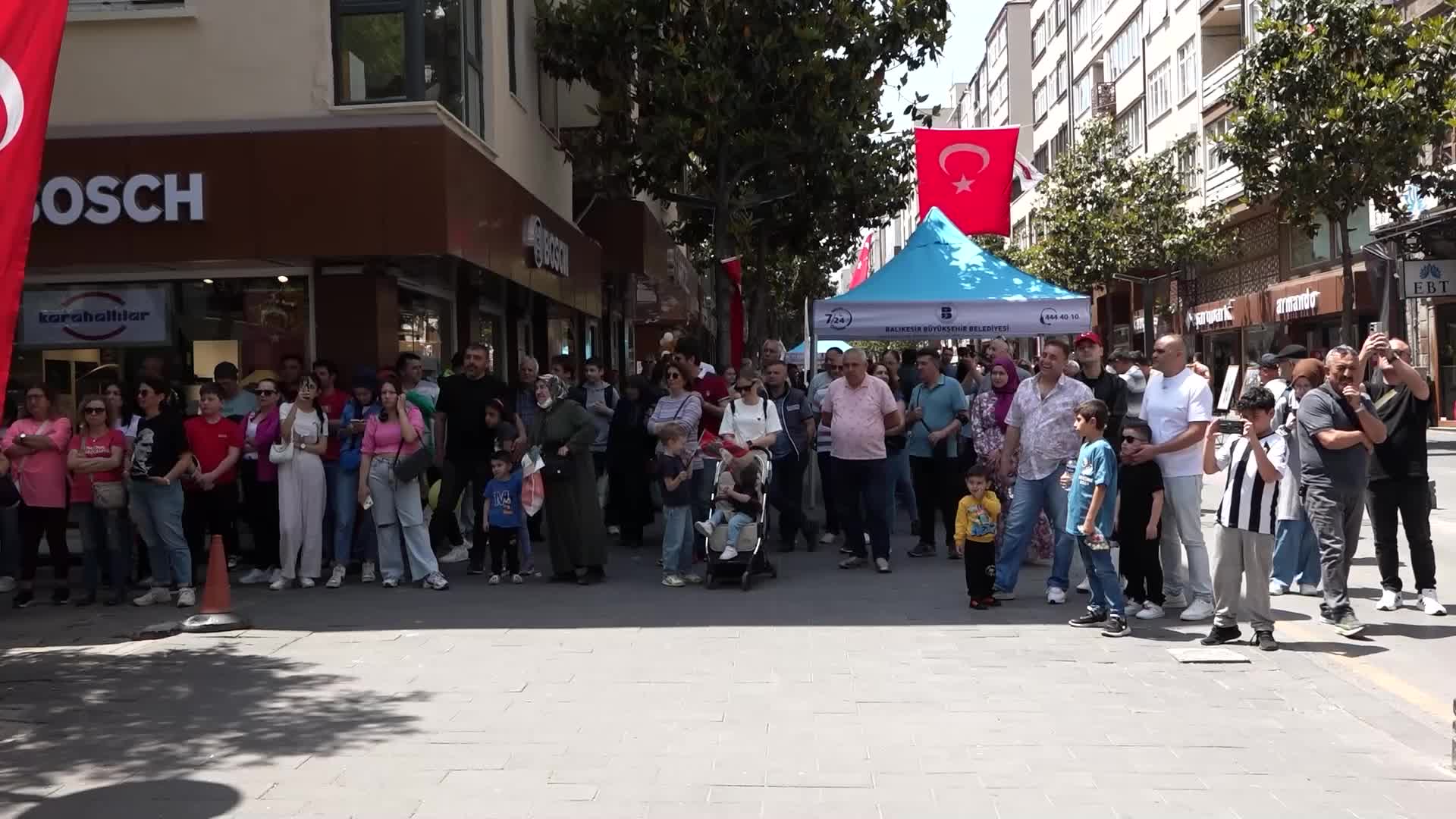 BALIKESİR BÜYÜKŞEHİR BELEDİYESİ, 19 MAYIS KUTLAMALARINI FESTİVALE ÇEVİRDİ