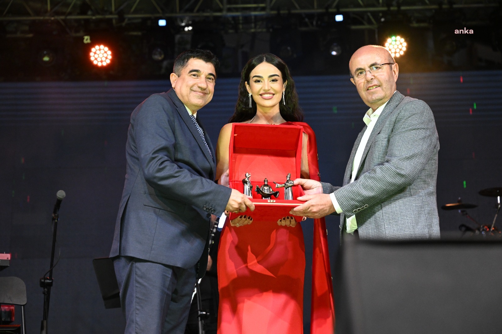 Kırşehir'de 19 Mayıs kutlamaları kapsamında Elif Doğan konser verdi